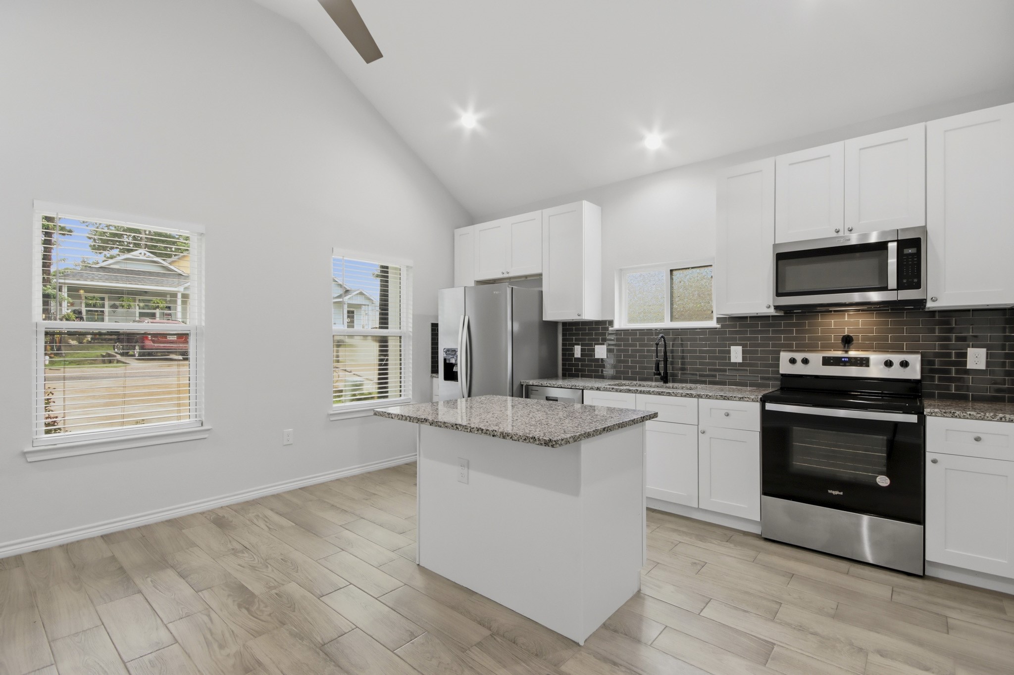 16902 Balmoral Property Photo 7