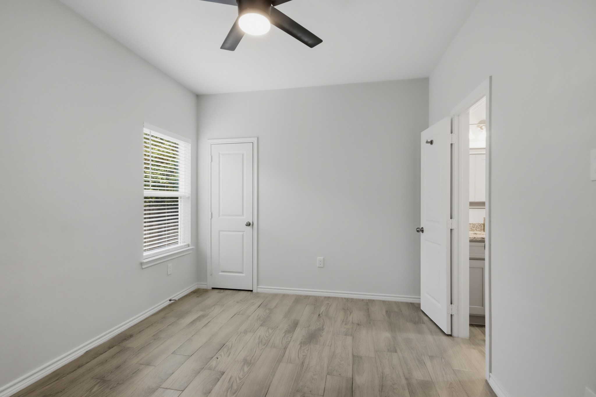 16902 Balmoral Property Photo 14