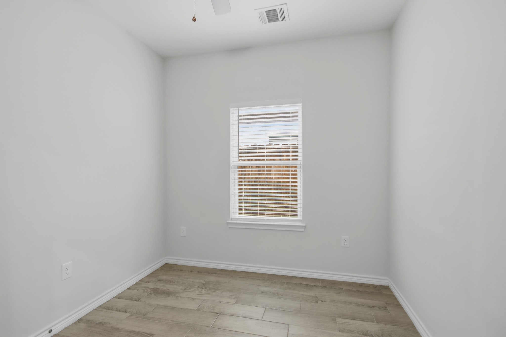 16902 Balmoral Property Photo 16
