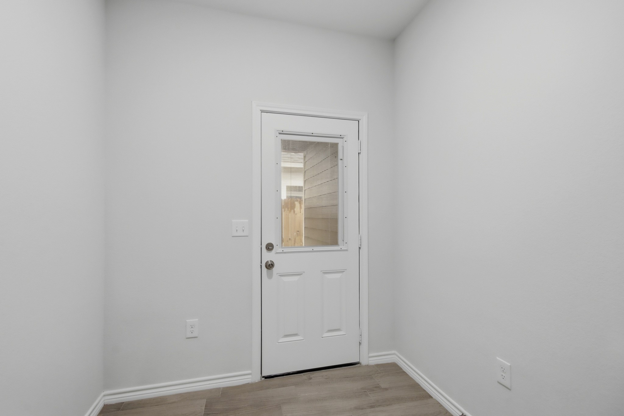 16902 Balmoral Property Photo 21