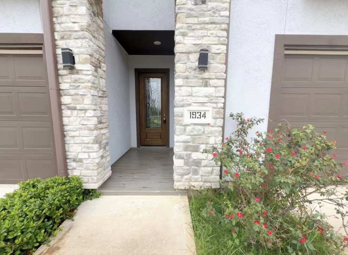 1934 Olivos Street Property Photo 2