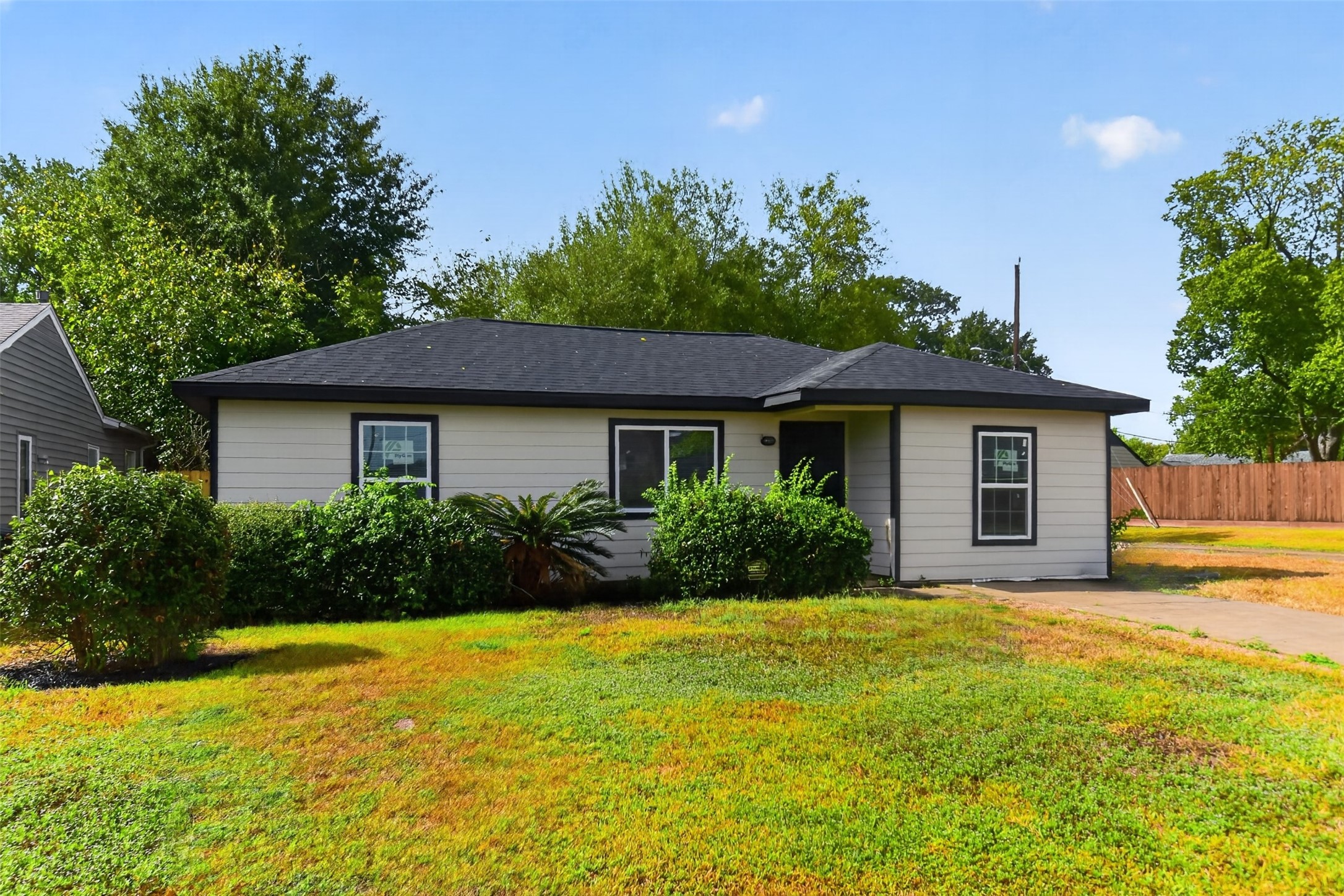 3438 Bacon Street Property Photo 2