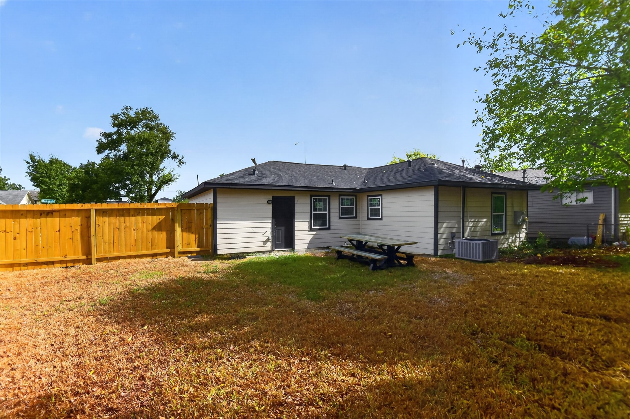 3438 Bacon Street Property Photo 29