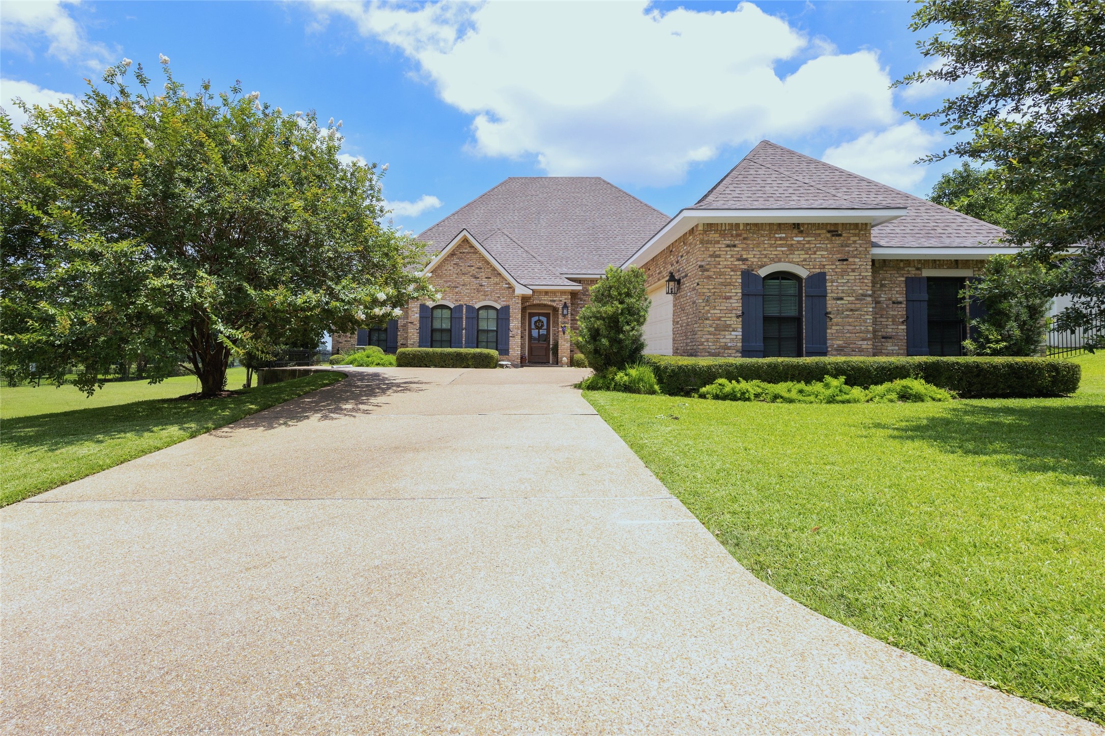 2209 Carondelet Court