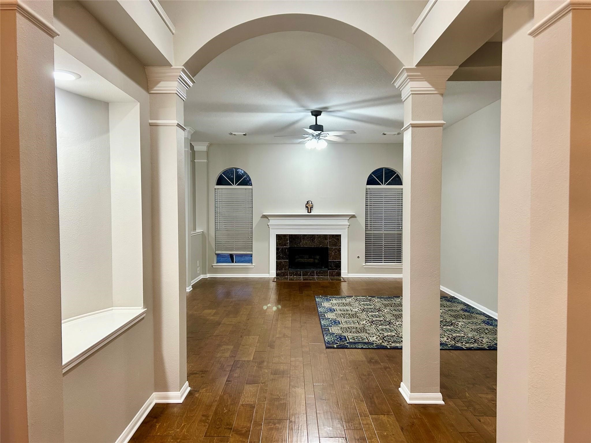 16807 Laguna Springs Drive Property Photo 7
