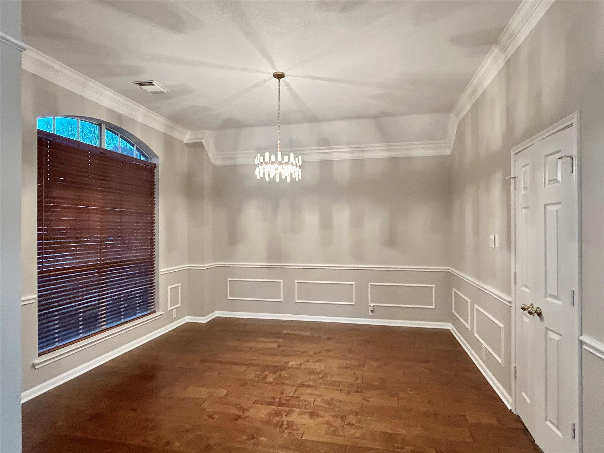 16807 Laguna Springs Drive Property Photo 8