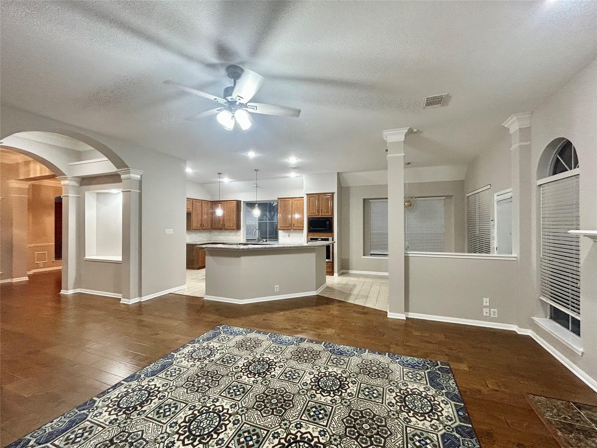 16807 Laguna Springs Drive Property Photo 18