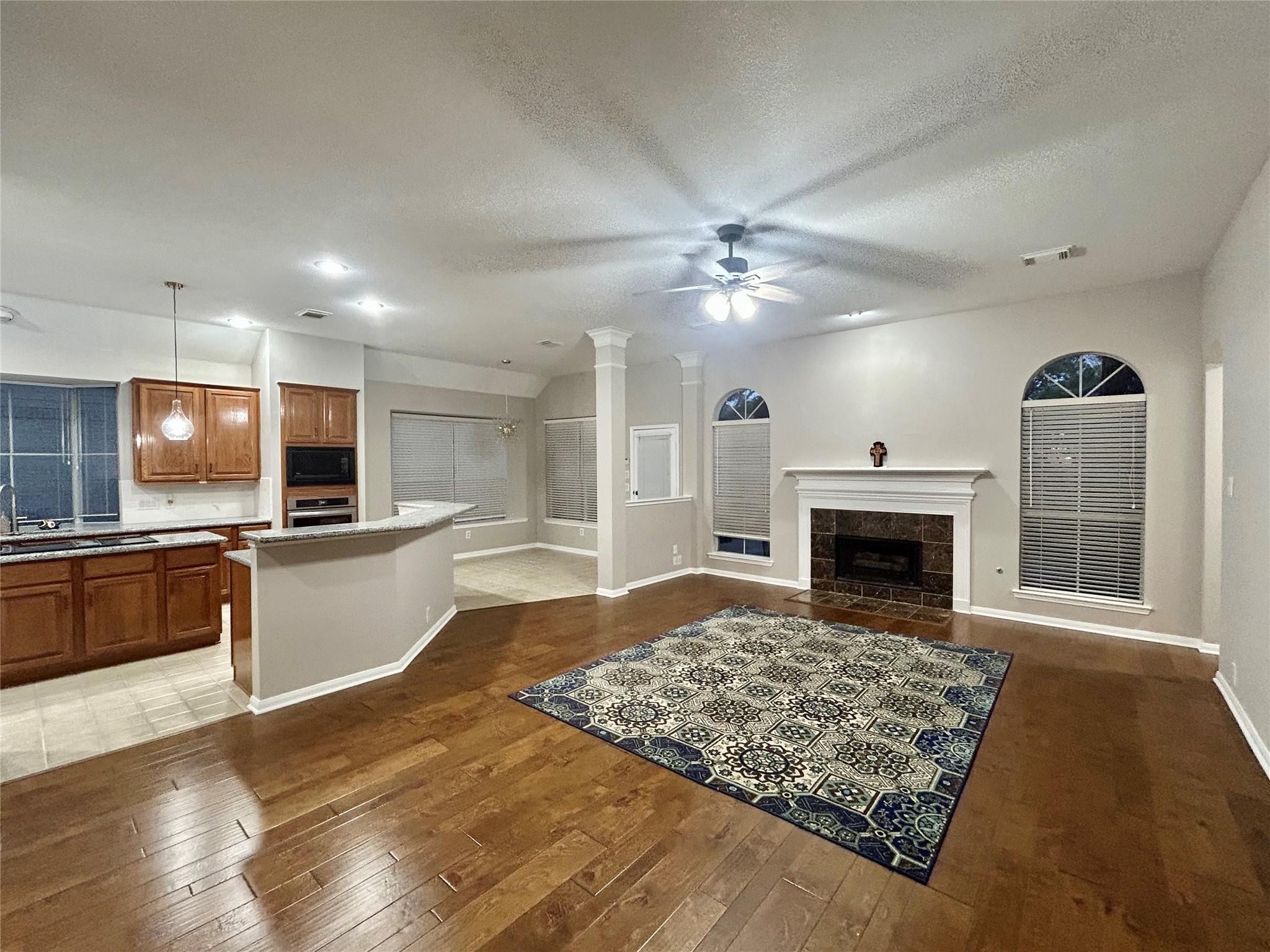16807 Laguna Springs Drive Property Photo 21