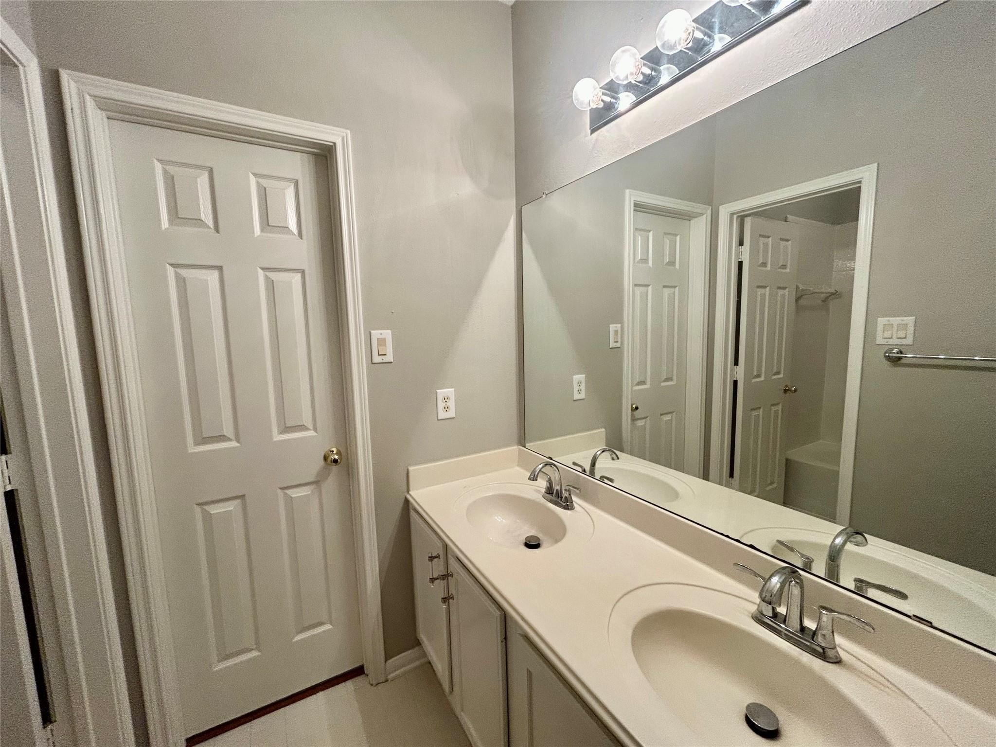 16807 Laguna Springs Drive Property Photo 44