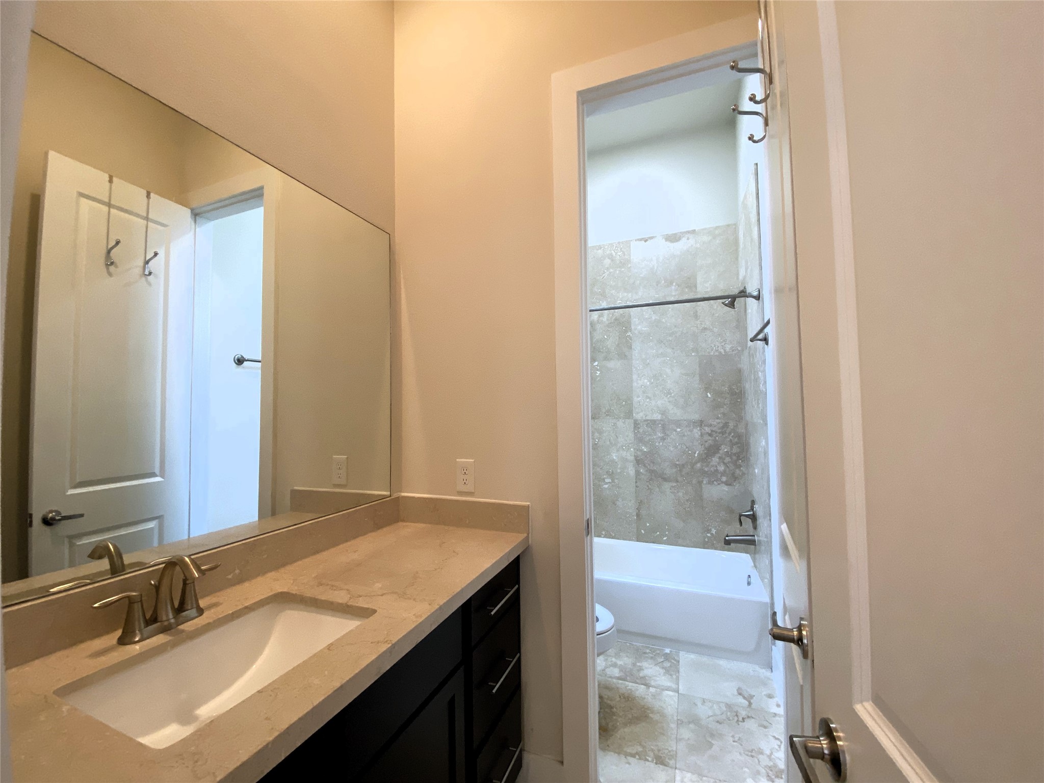 74 N Hutcheson Street Property Photo 6