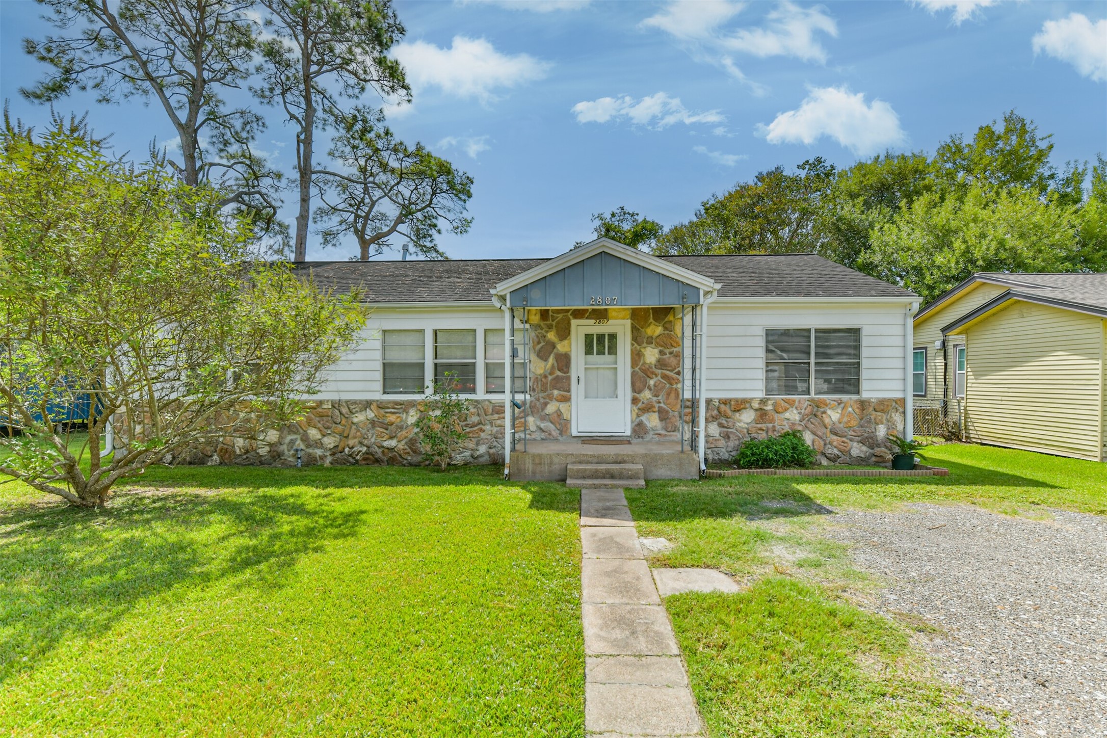 2807 Fannin Street Property Photo 1