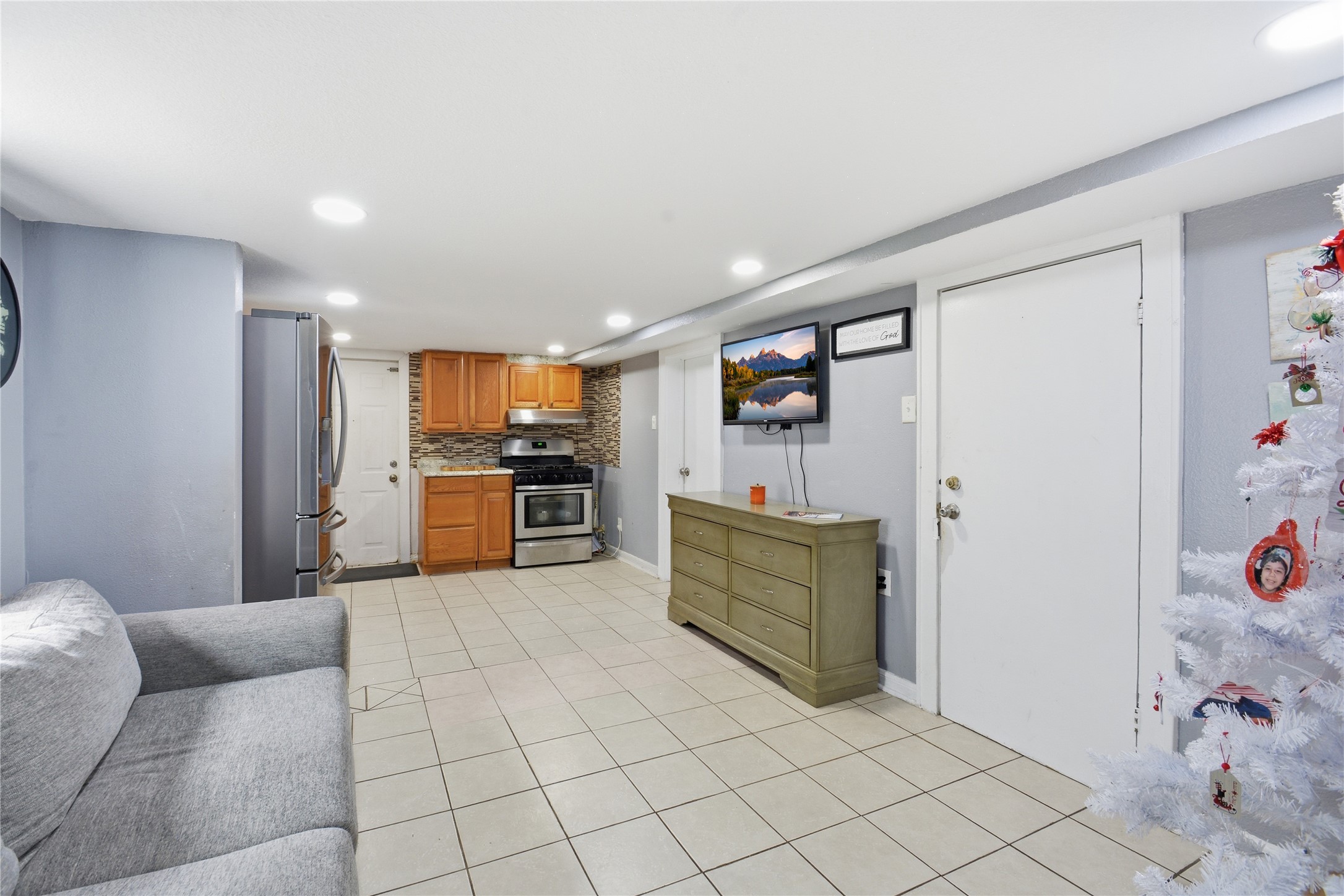 4218 Avenue S Property Photo 6