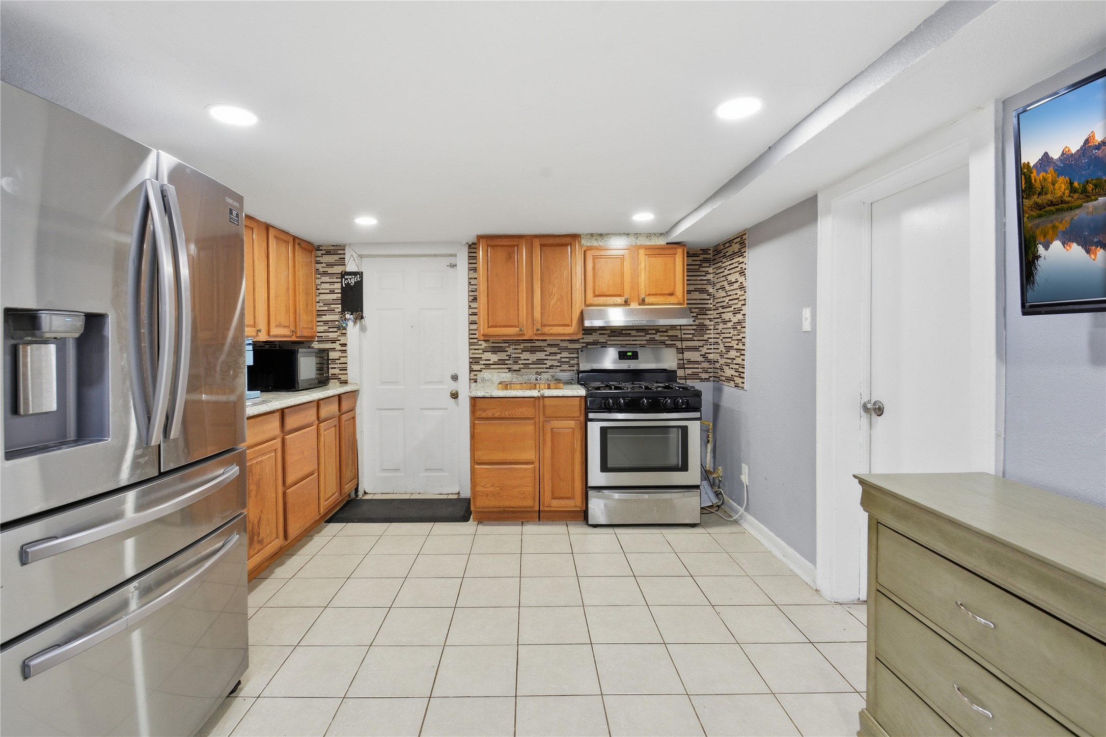 4218 Avenue S Property Photo 7