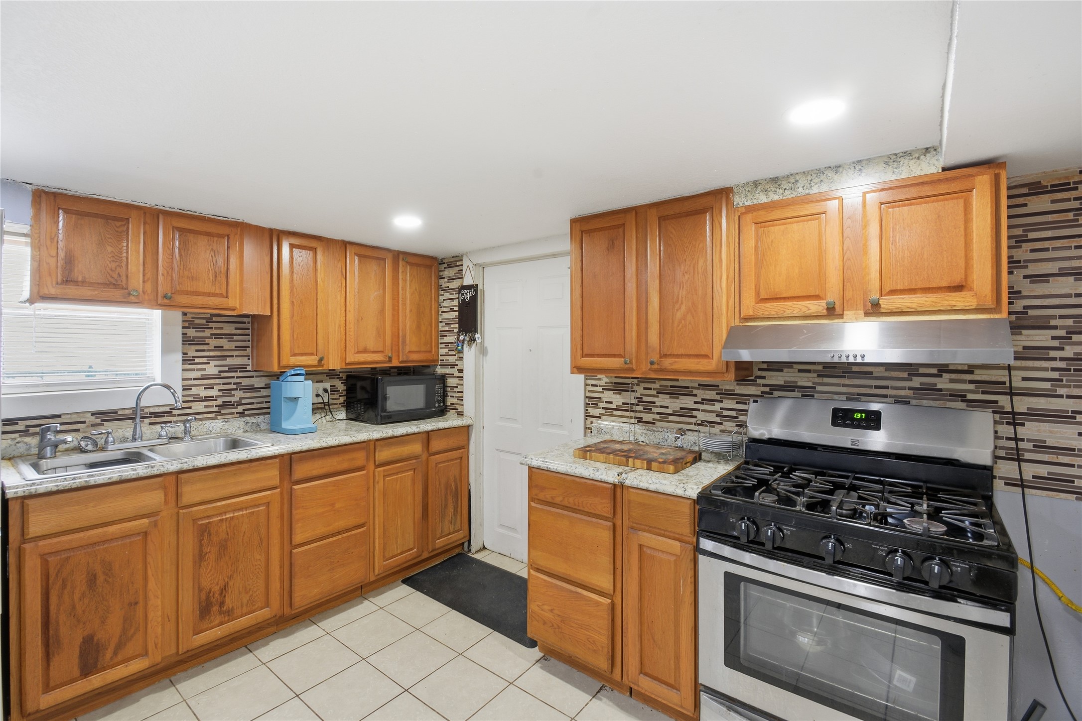 4218 Avenue S Property Photo 8