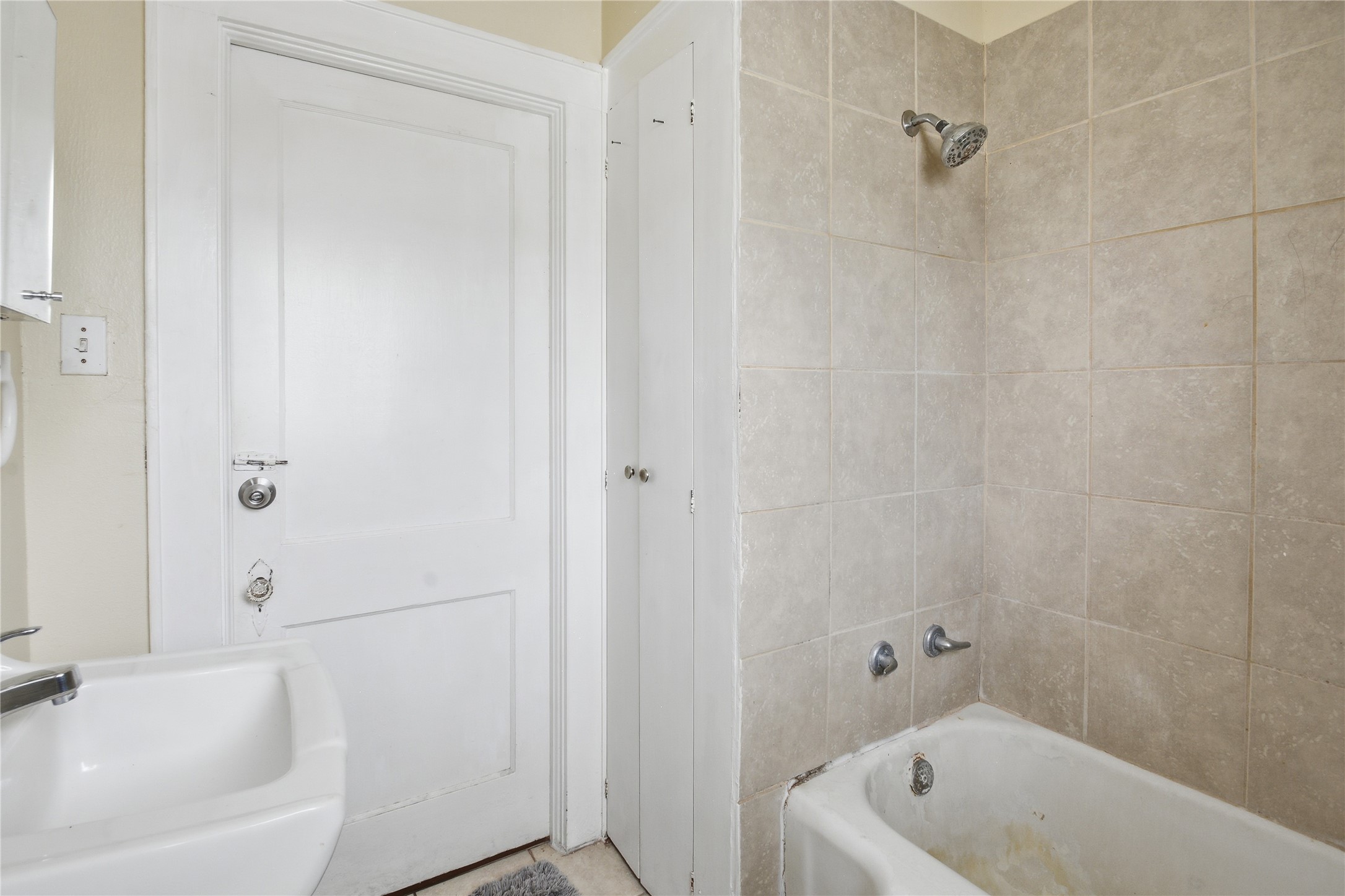 4218 Avenue S Property Photo 27