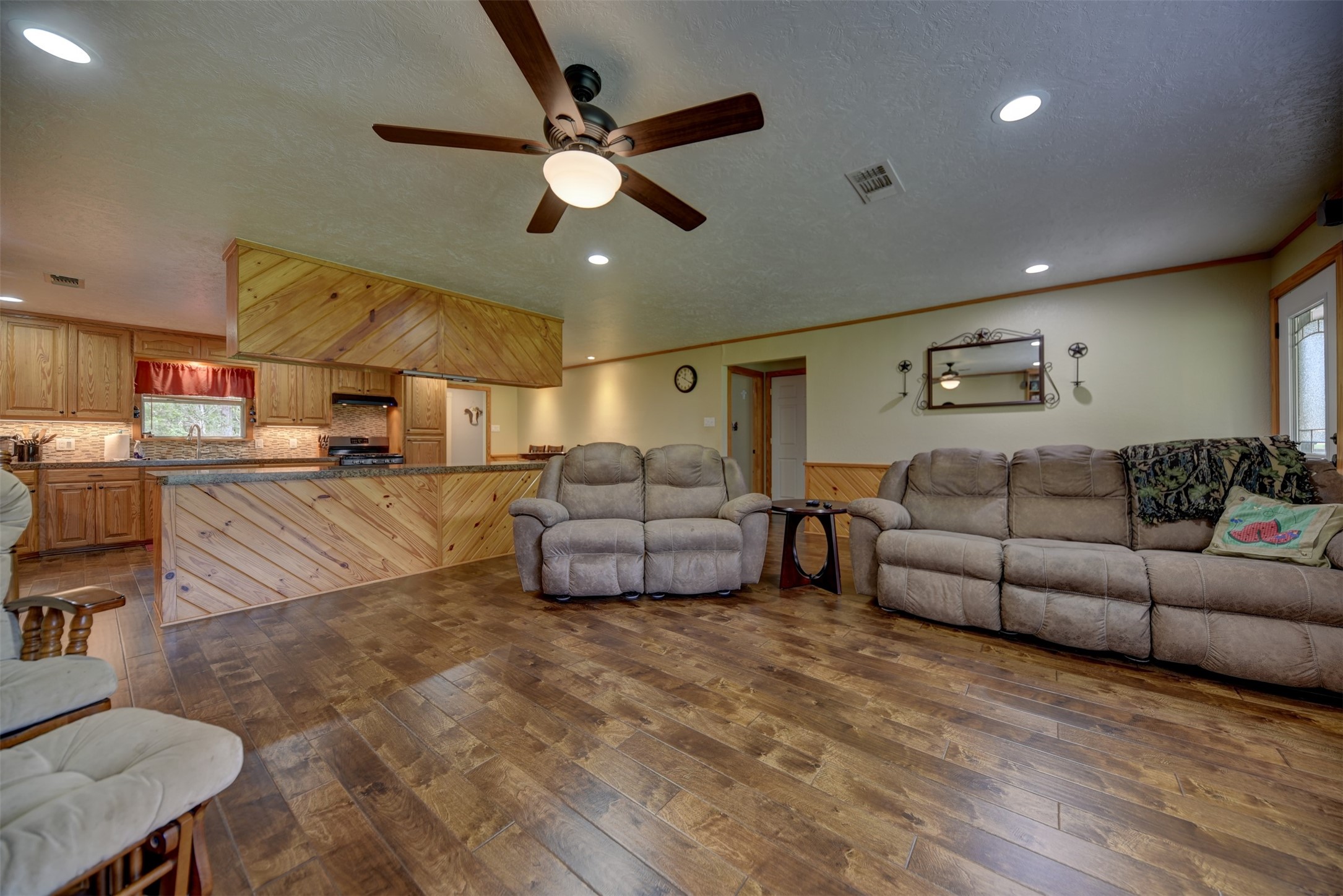 22305 Thistle Lane Property Photo 9