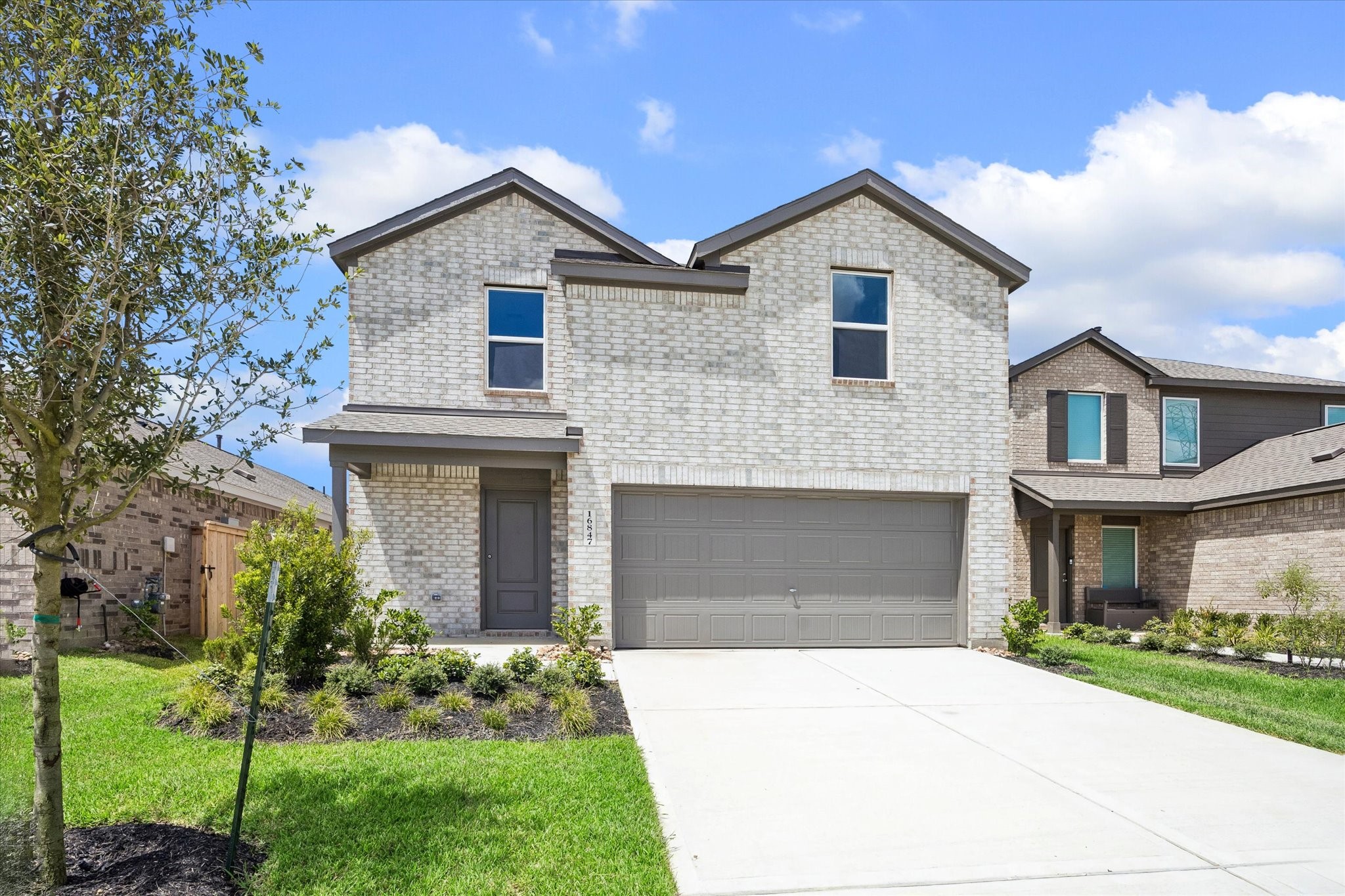 16847 Spotted Oak Drive Property Photo 1