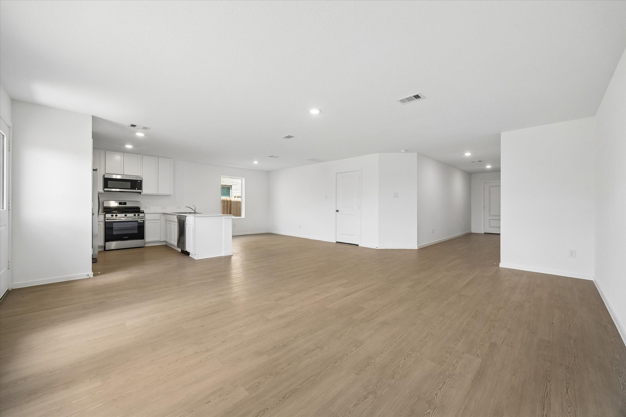16847 Spotted Oak Drive Property Photo 4