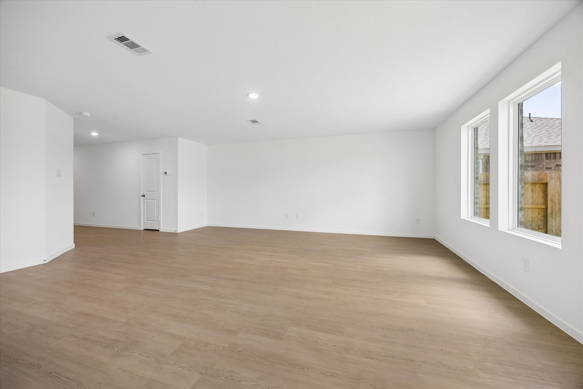 16847 Spotted Oak Drive Property Photo 5