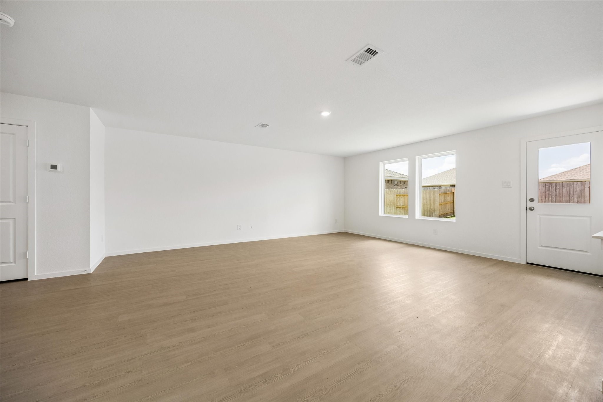 16847 Spotted Oak Drive Property Photo 6