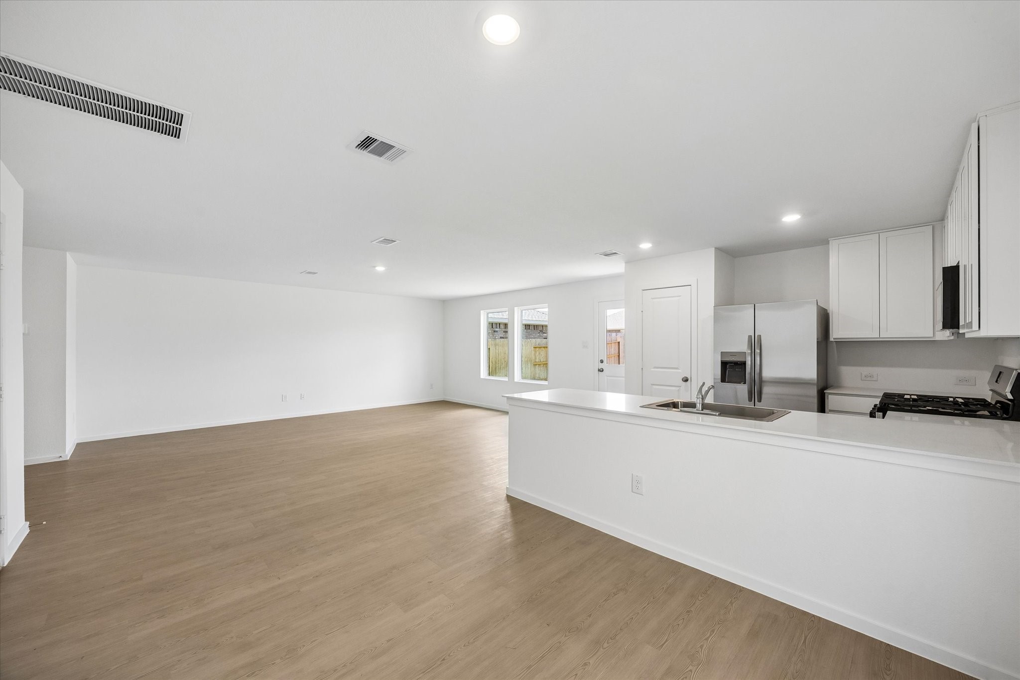 16847 Spotted Oak Drive Property Photo 7