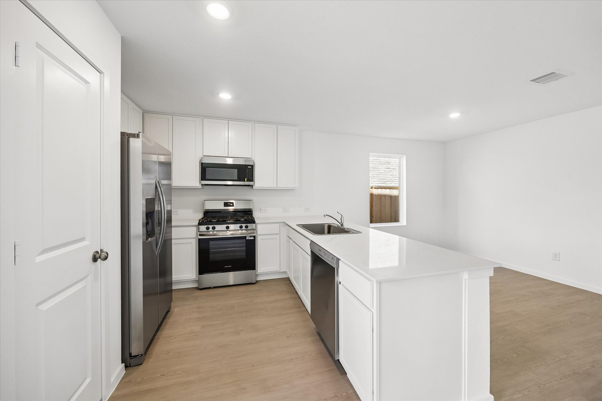 16847 Spotted Oak Drive Property Photo 8