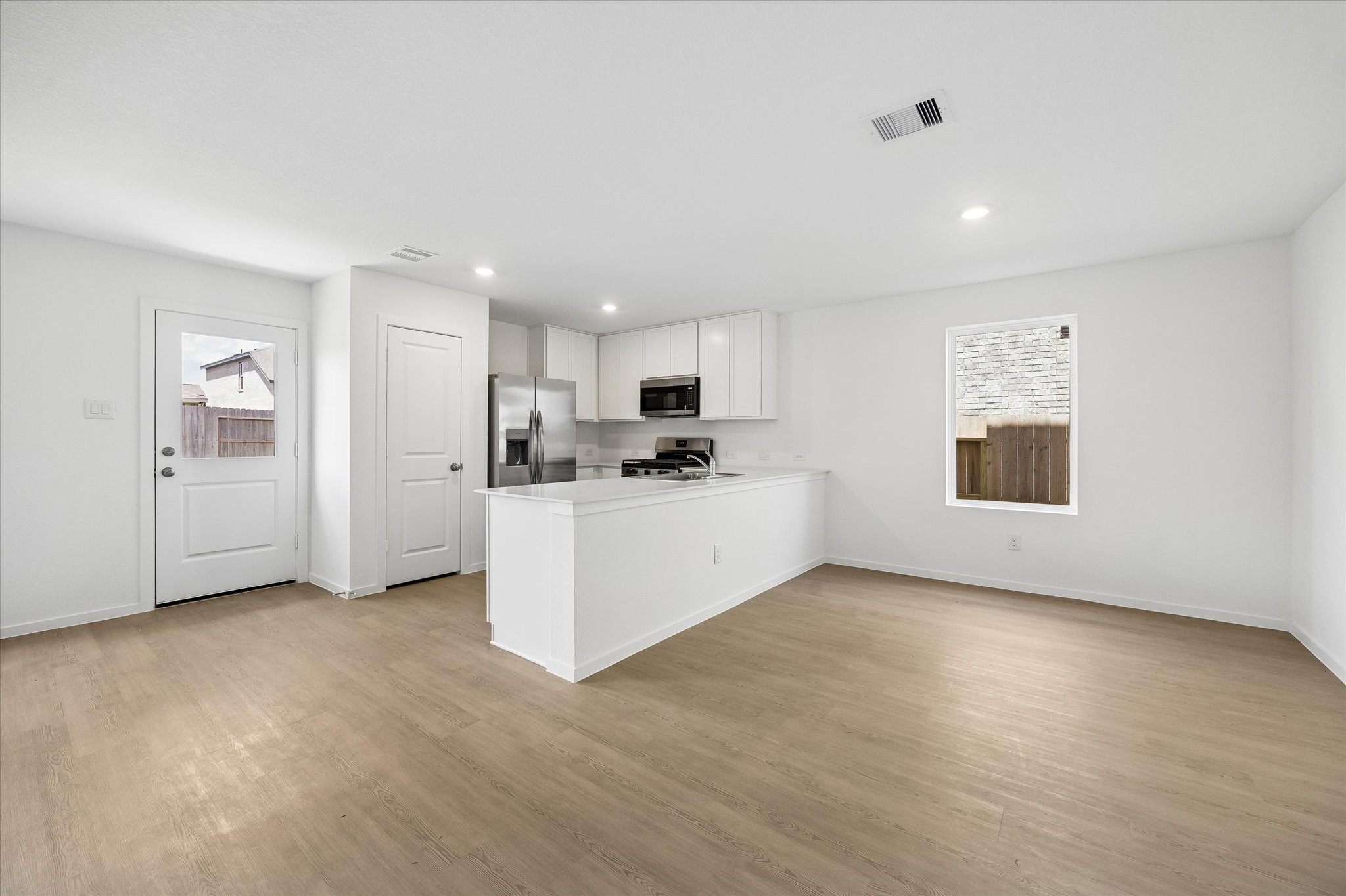 16847 Spotted Oak Drive Property Photo 9