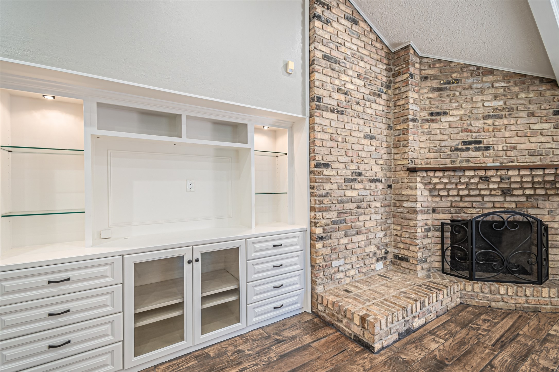 17615 Swansbury Drive Property Photo 15