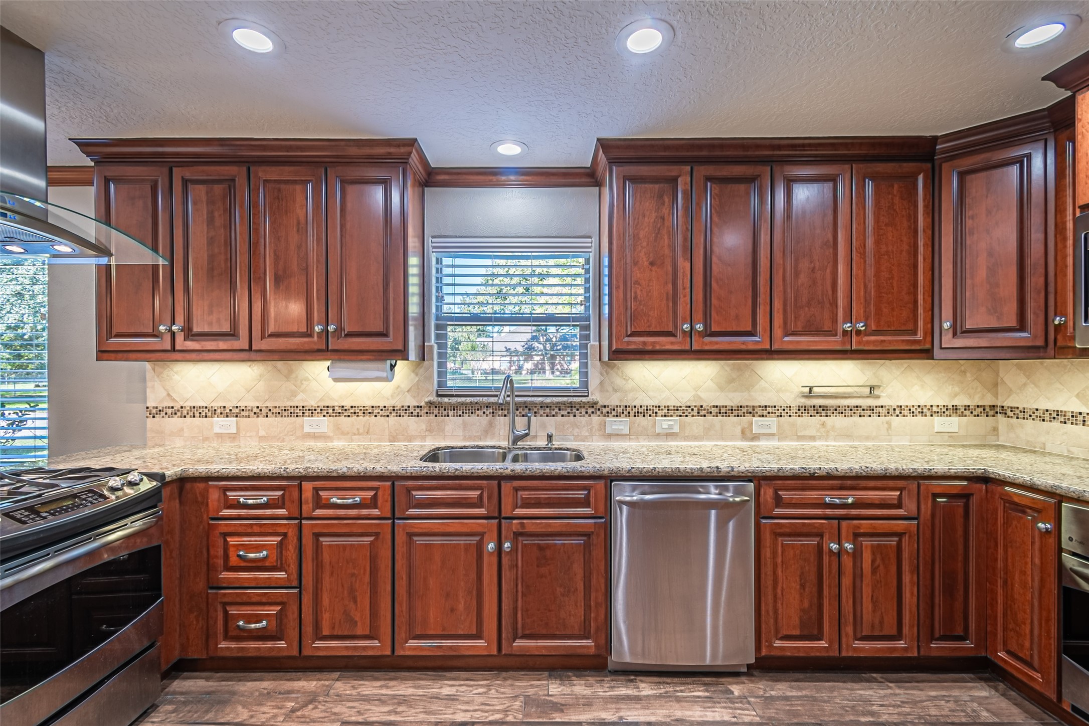 17615 Swansbury Drive Property Photo 26