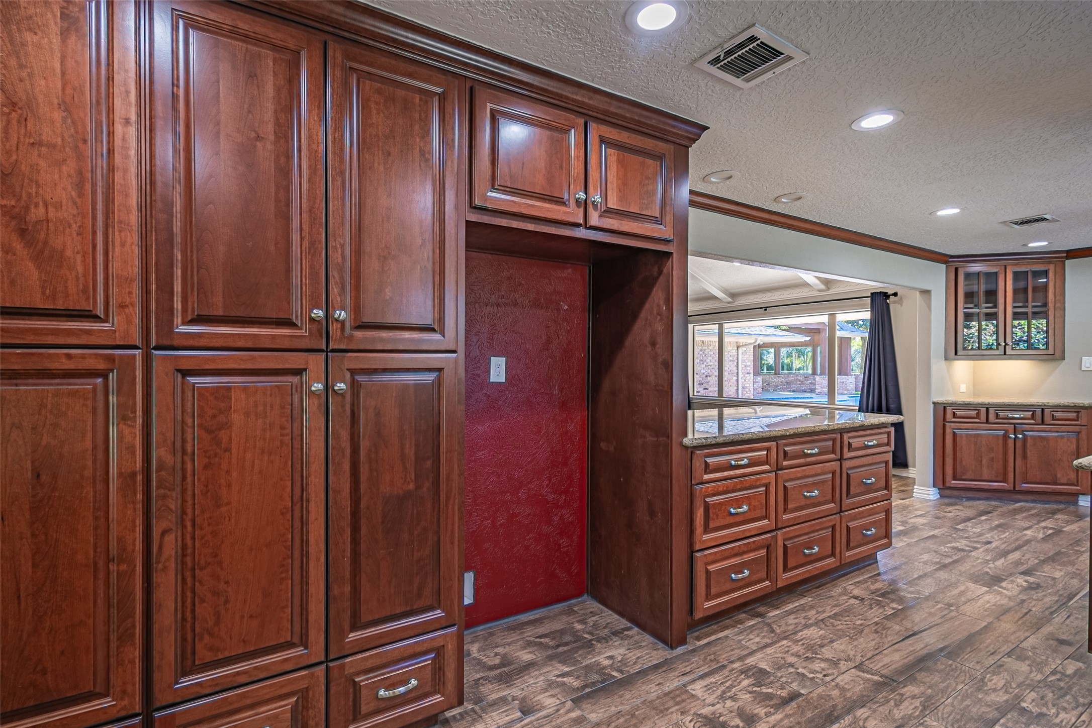 17615 Swansbury Drive Property Photo 27