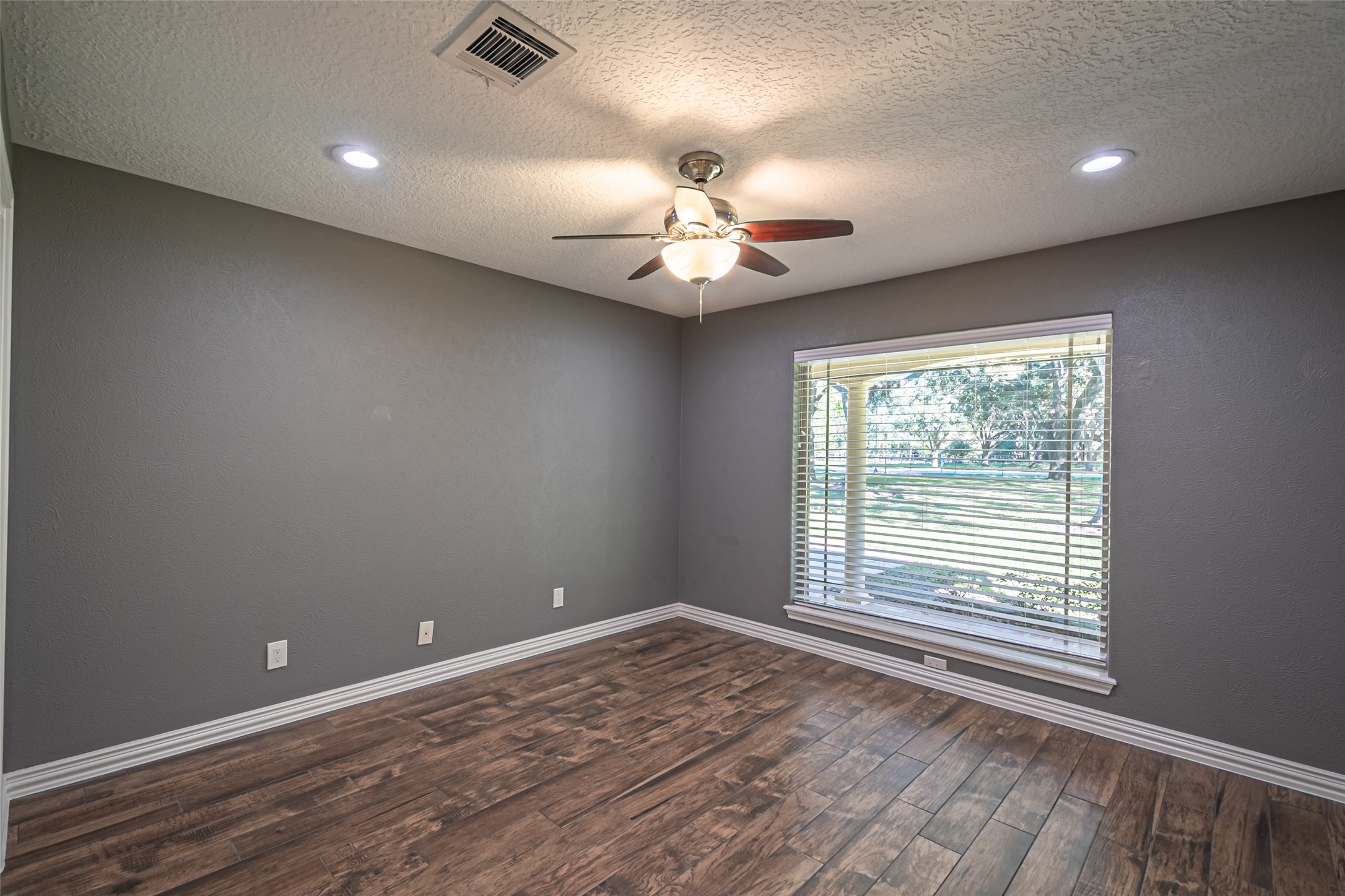 17615 Swansbury Drive Property Photo 39