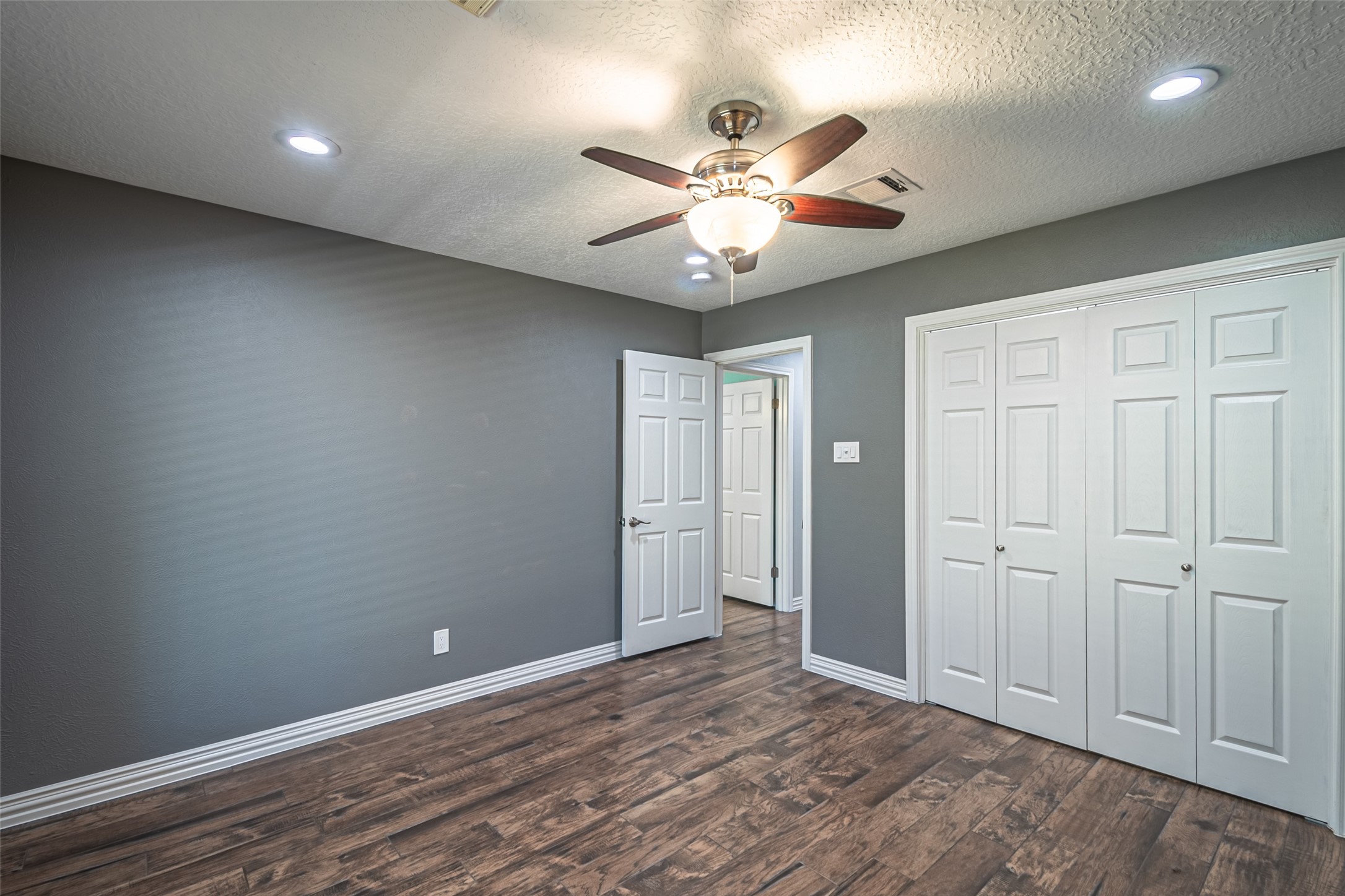 17615 Swansbury Drive Property Photo 40