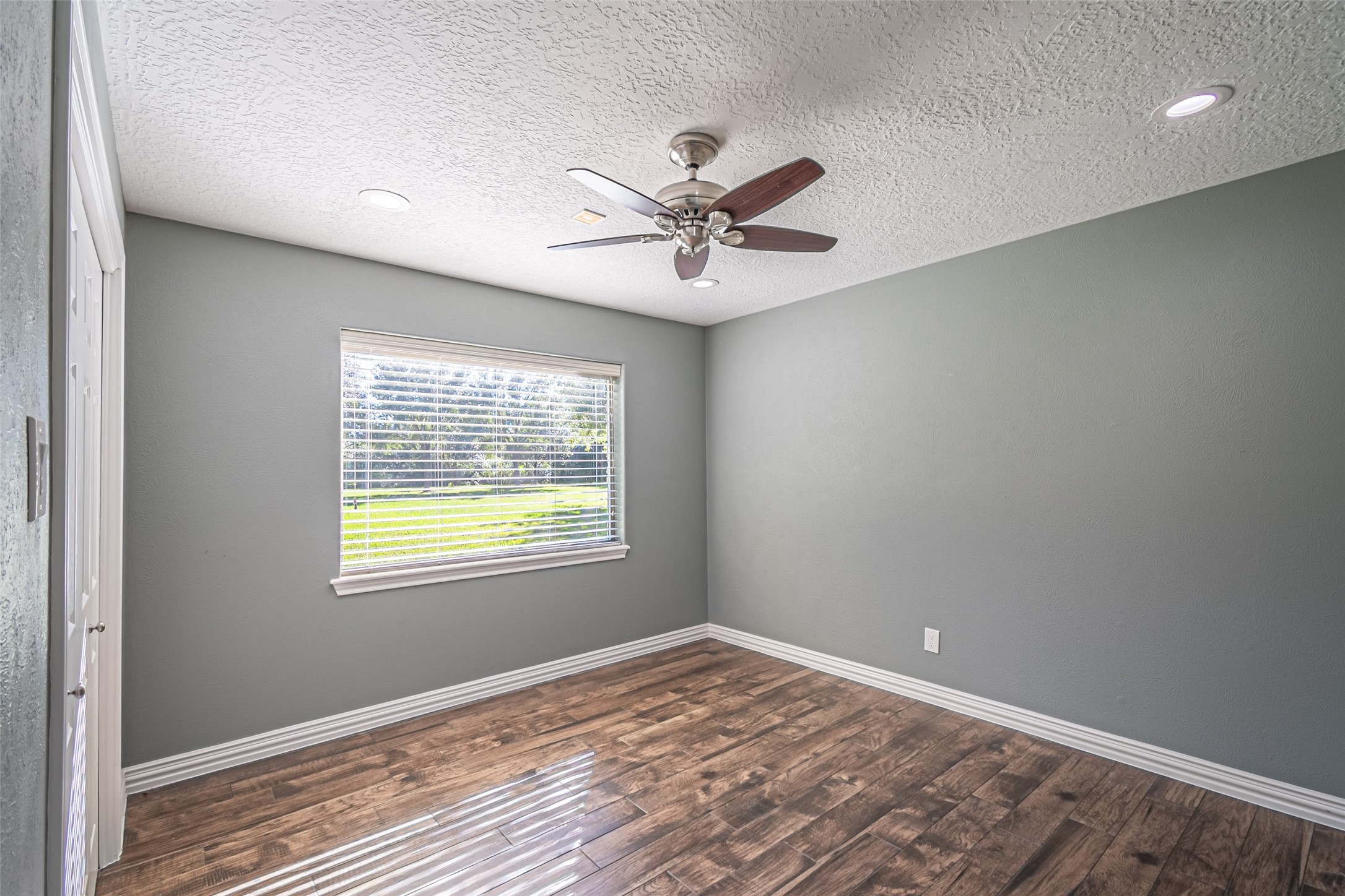 17615 Swansbury Drive Property Photo 43
