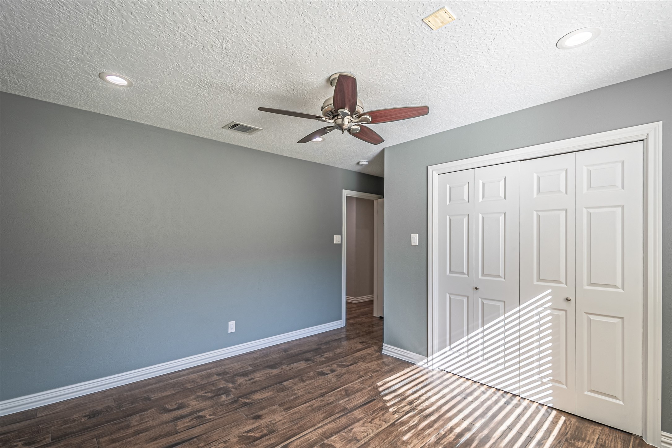 17615 Swansbury Drive Property Photo 44