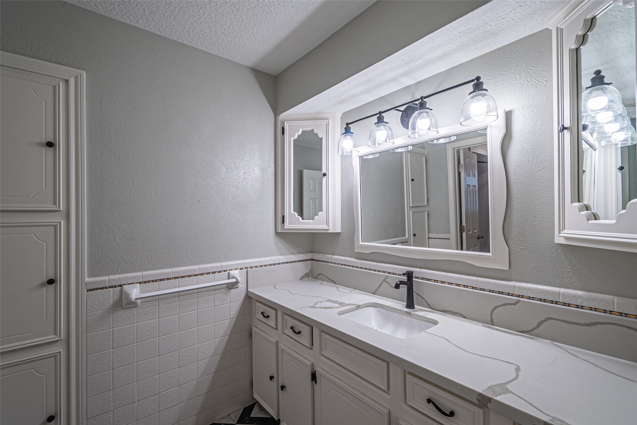 17615 Swansbury Drive Property Photo 45