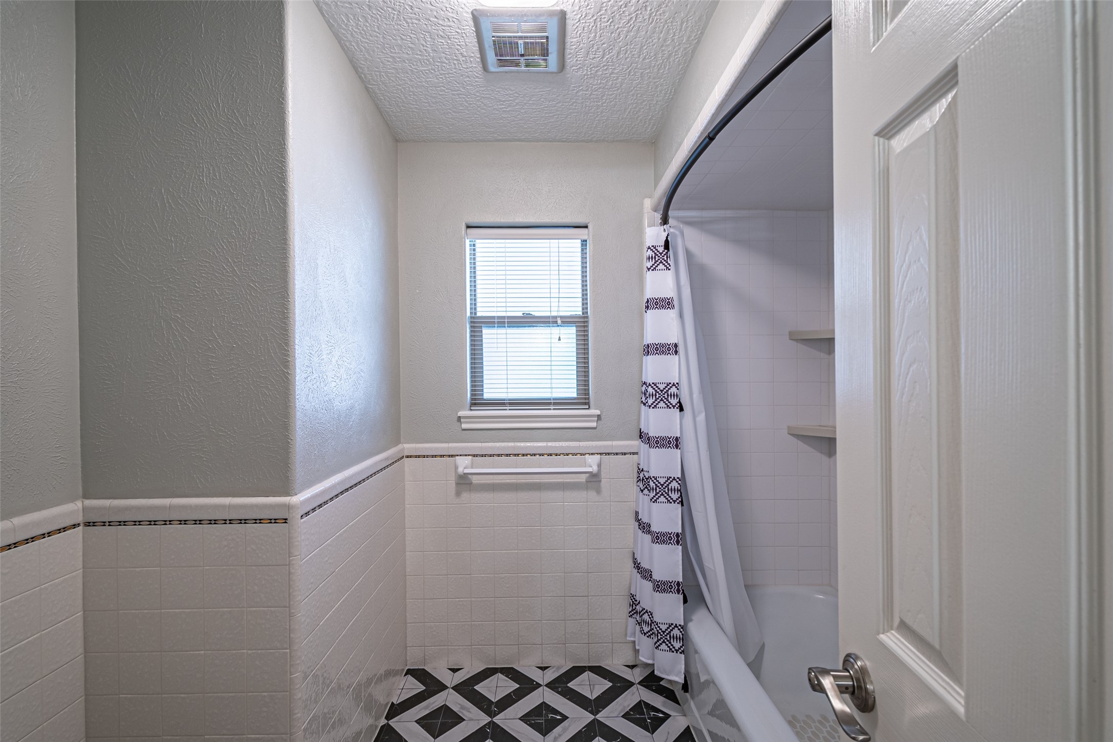 17615 Swansbury Drive Property Photo 46