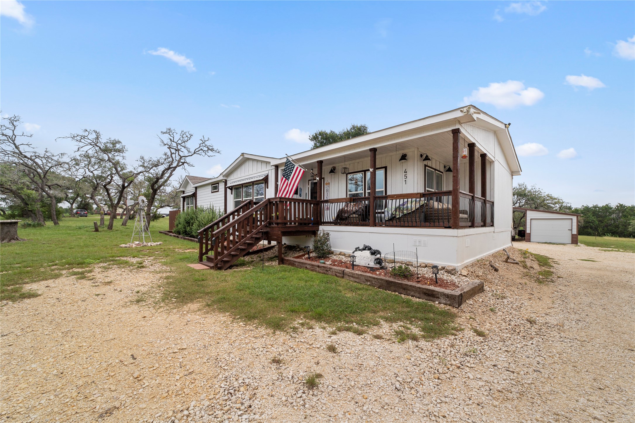 451 Private Road 1505 Property Photo 27