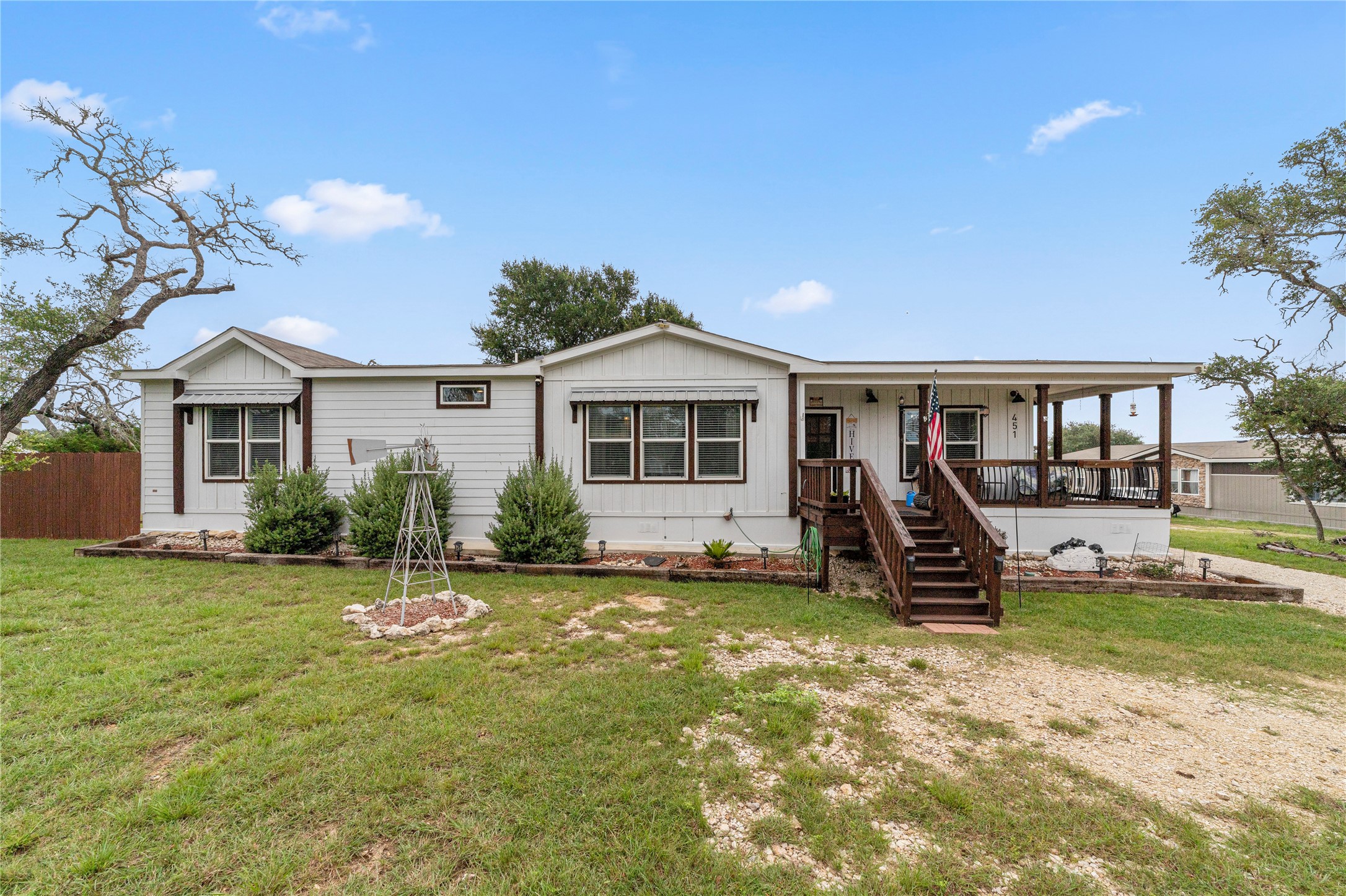 451 Private Road 1505 Property Photo 28