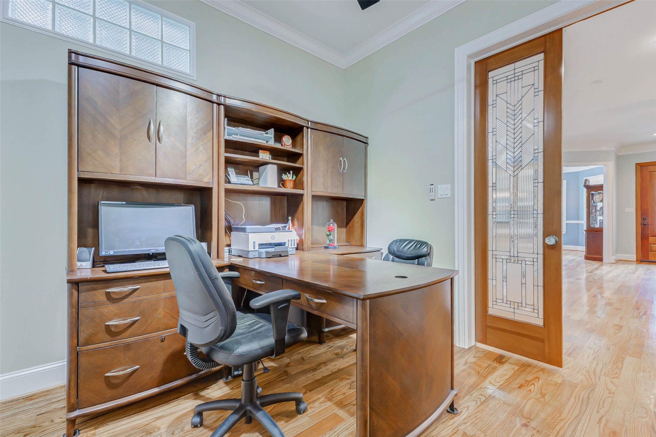 319 W 10 Street Property Photo 17