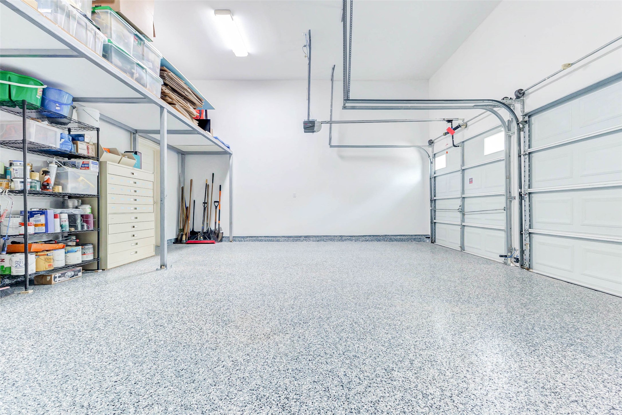 319 W 10 Street Property Photo 23