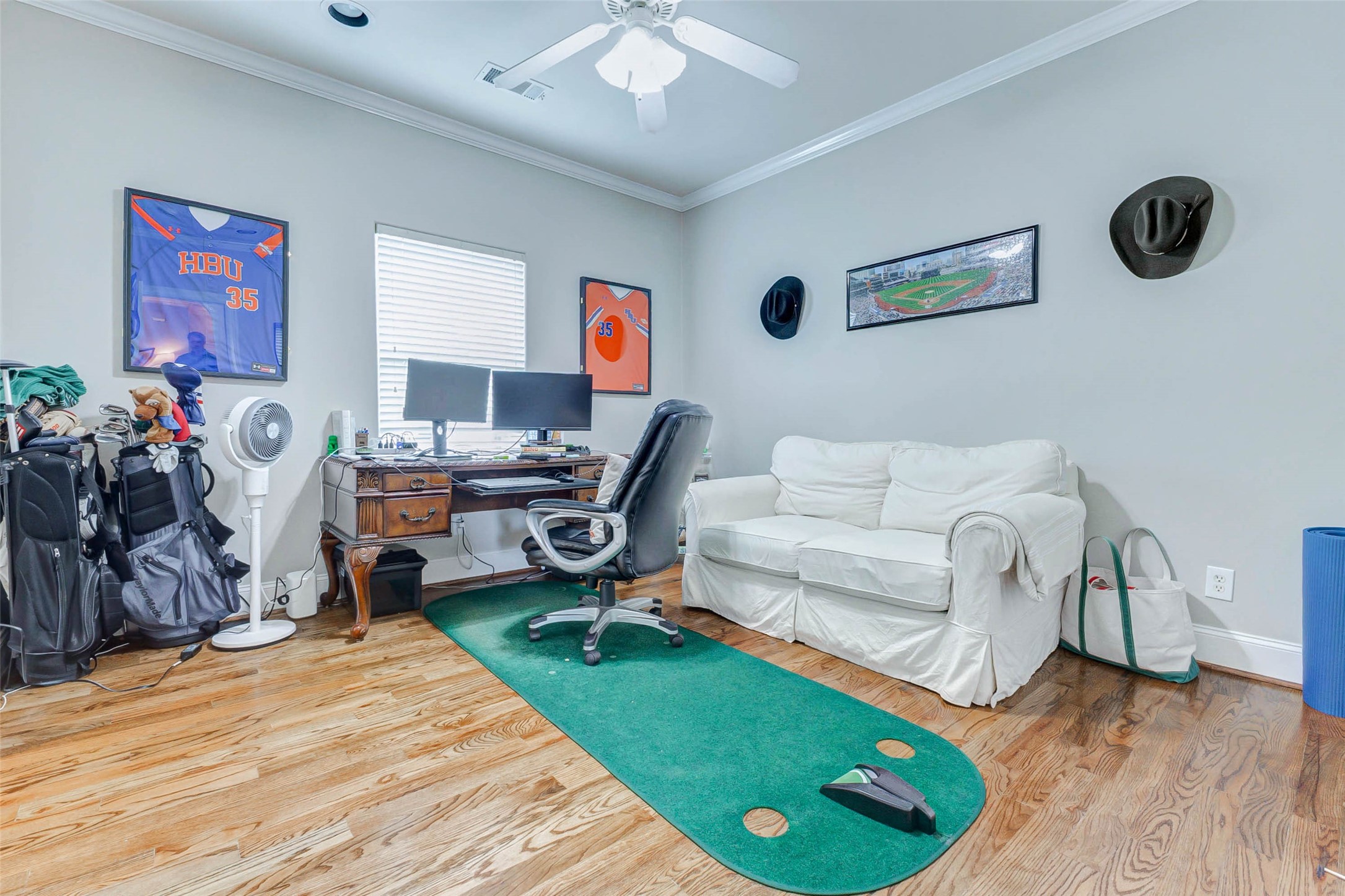 319 W 10 Street Property Photo 35