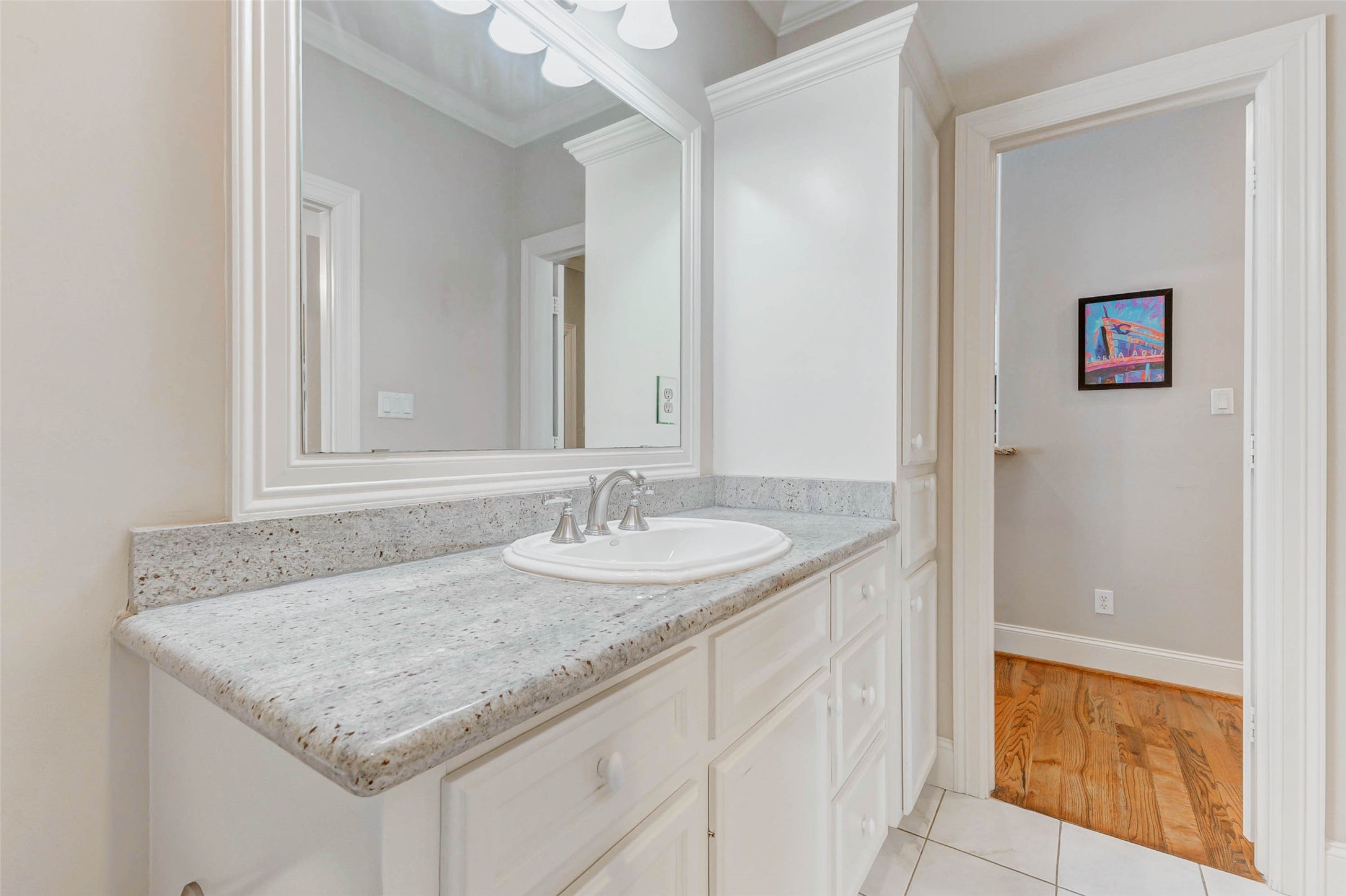 319 W 10 Street Property Photo 42