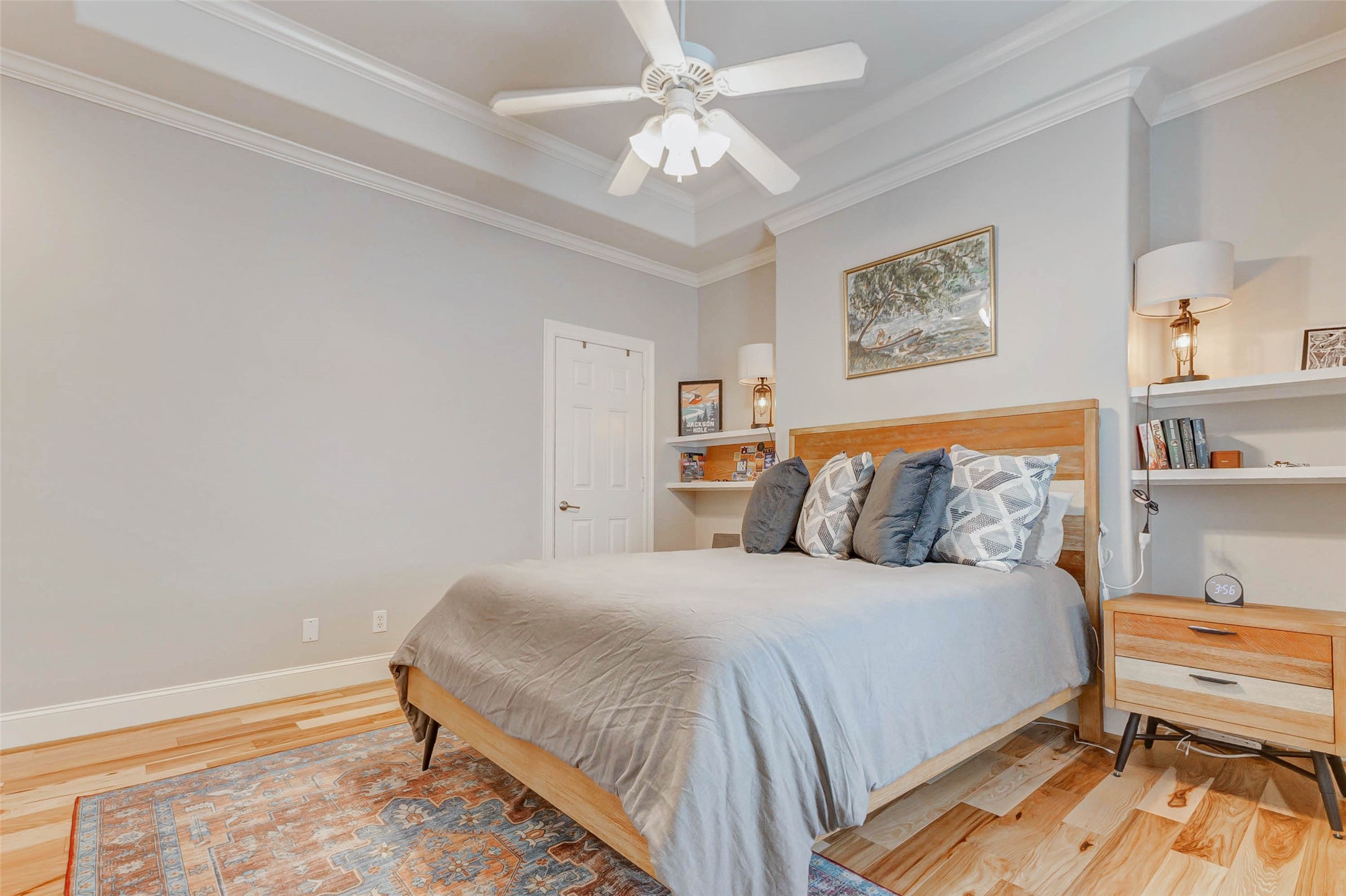 319 W 10 Street Property Photo 46