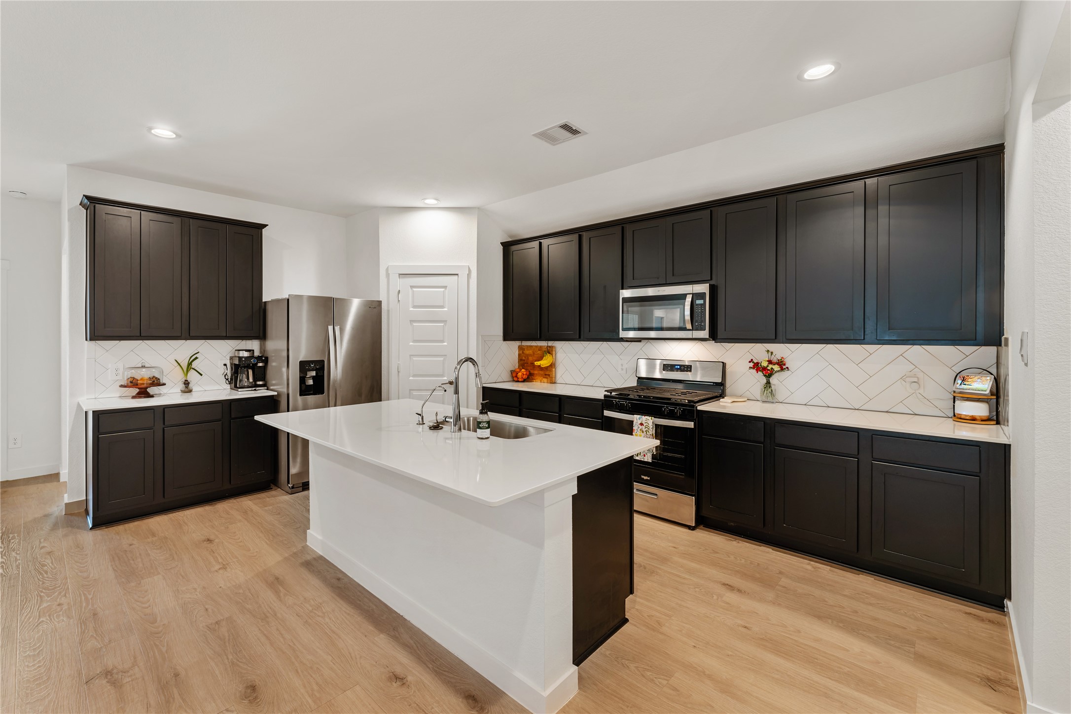 3223 Derry Hill Drive Property Photo 11