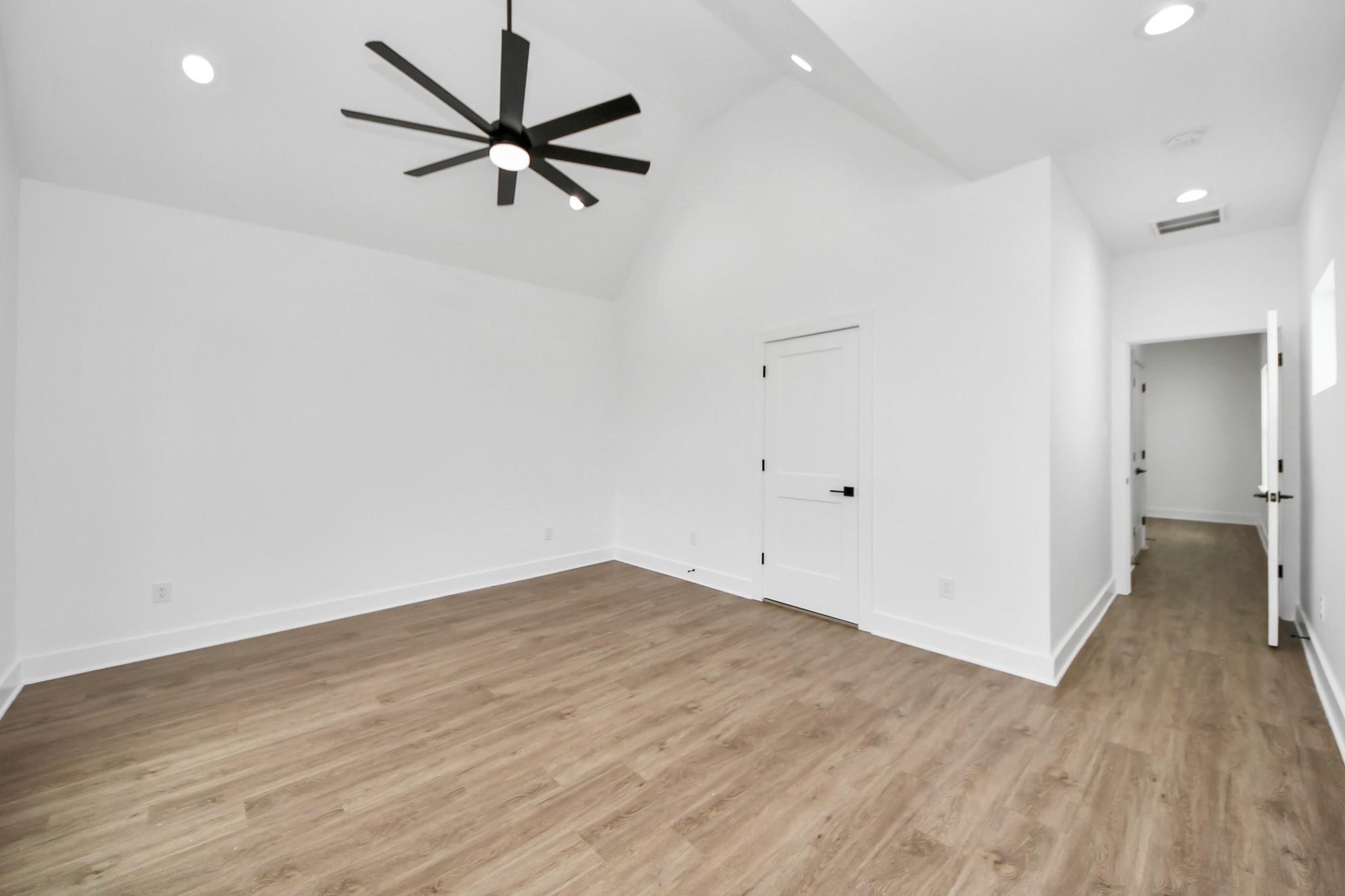 5029 Broom Street C Property Photo 6