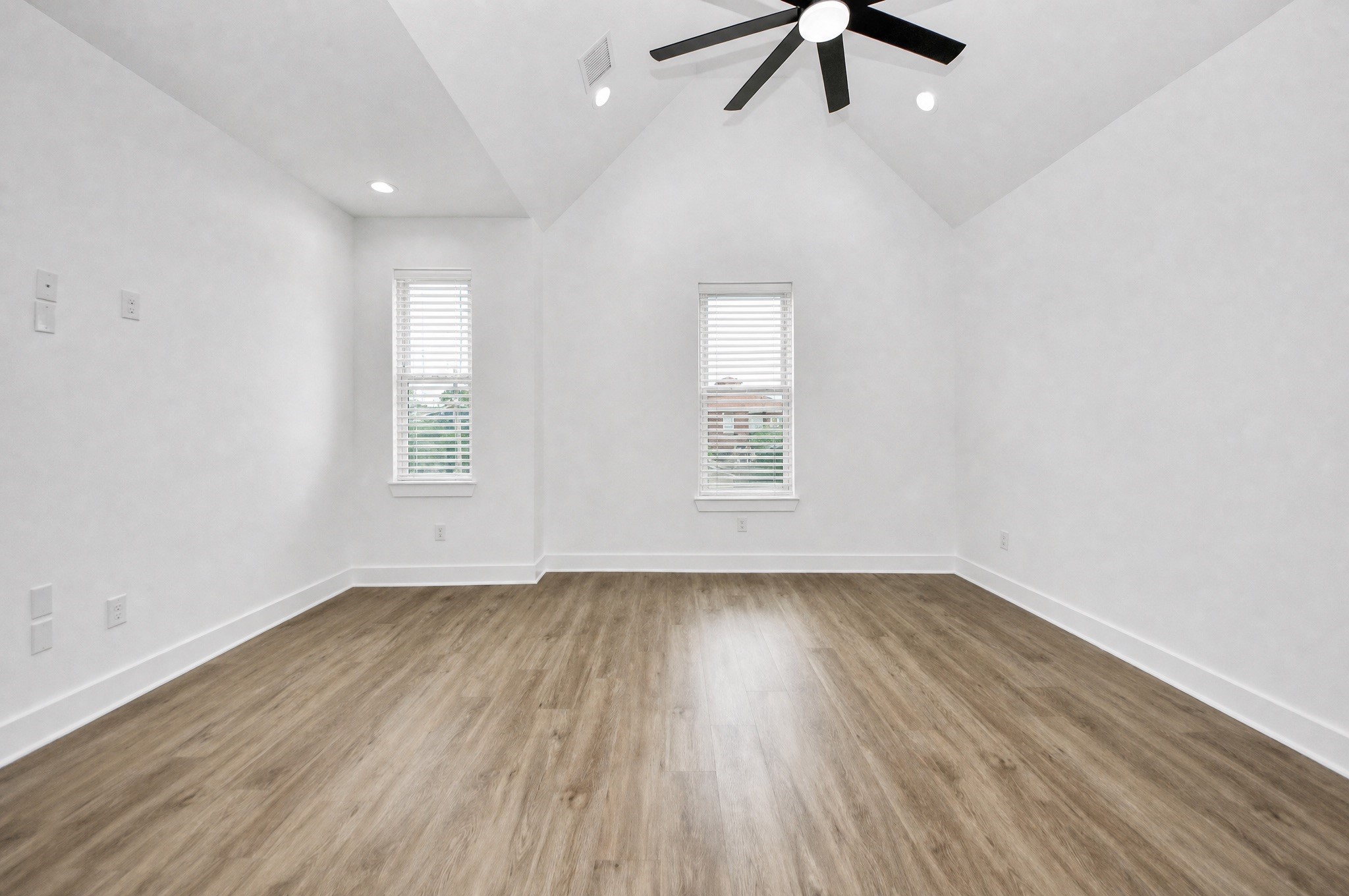 5029 Broom Street C Property Photo 7