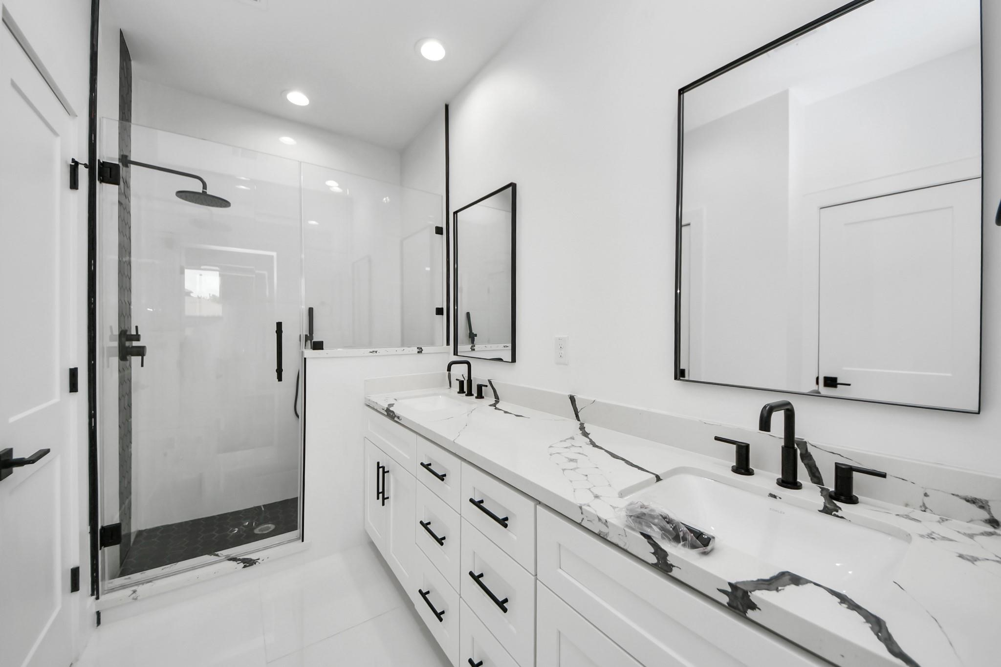 5029 Broom Street C Property Photo 9