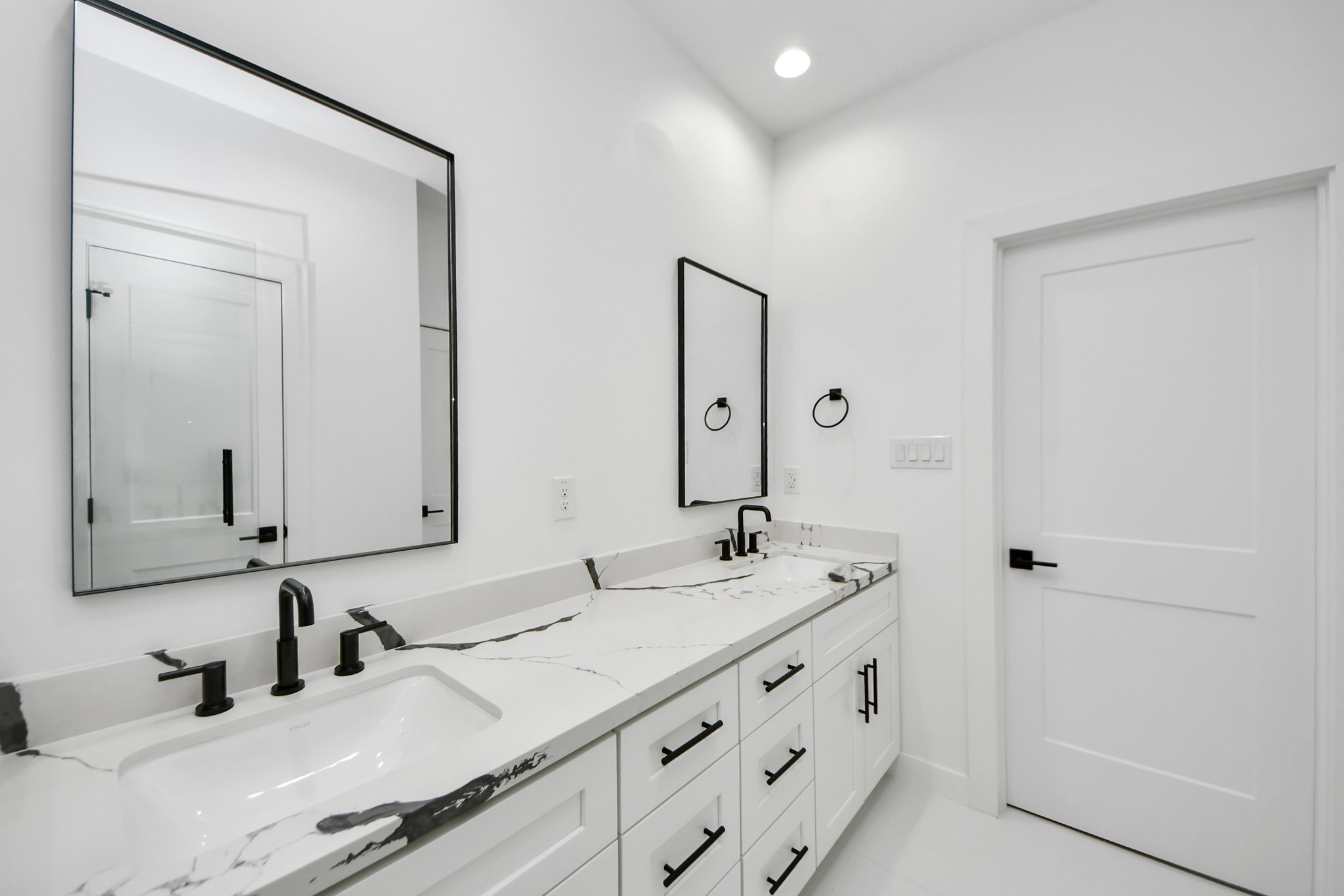 5029 Broom Street C Property Photo 11
