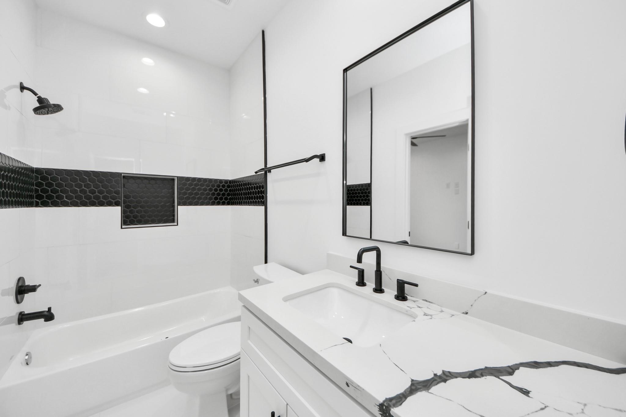 5029 Broom Street C Property Photo 13