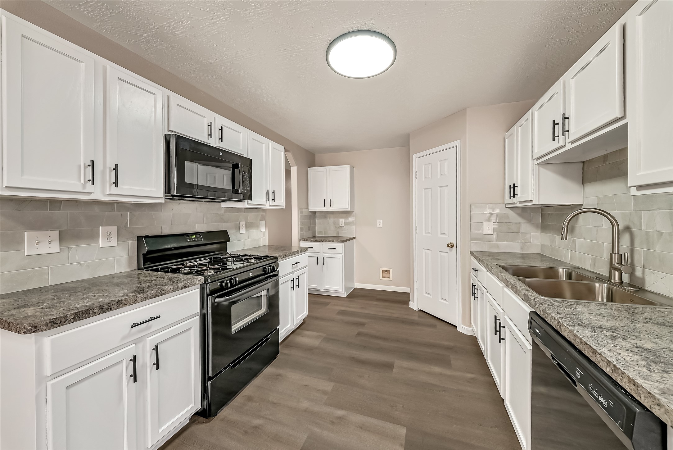 7522 Drifting Willow Court Property Photo 6